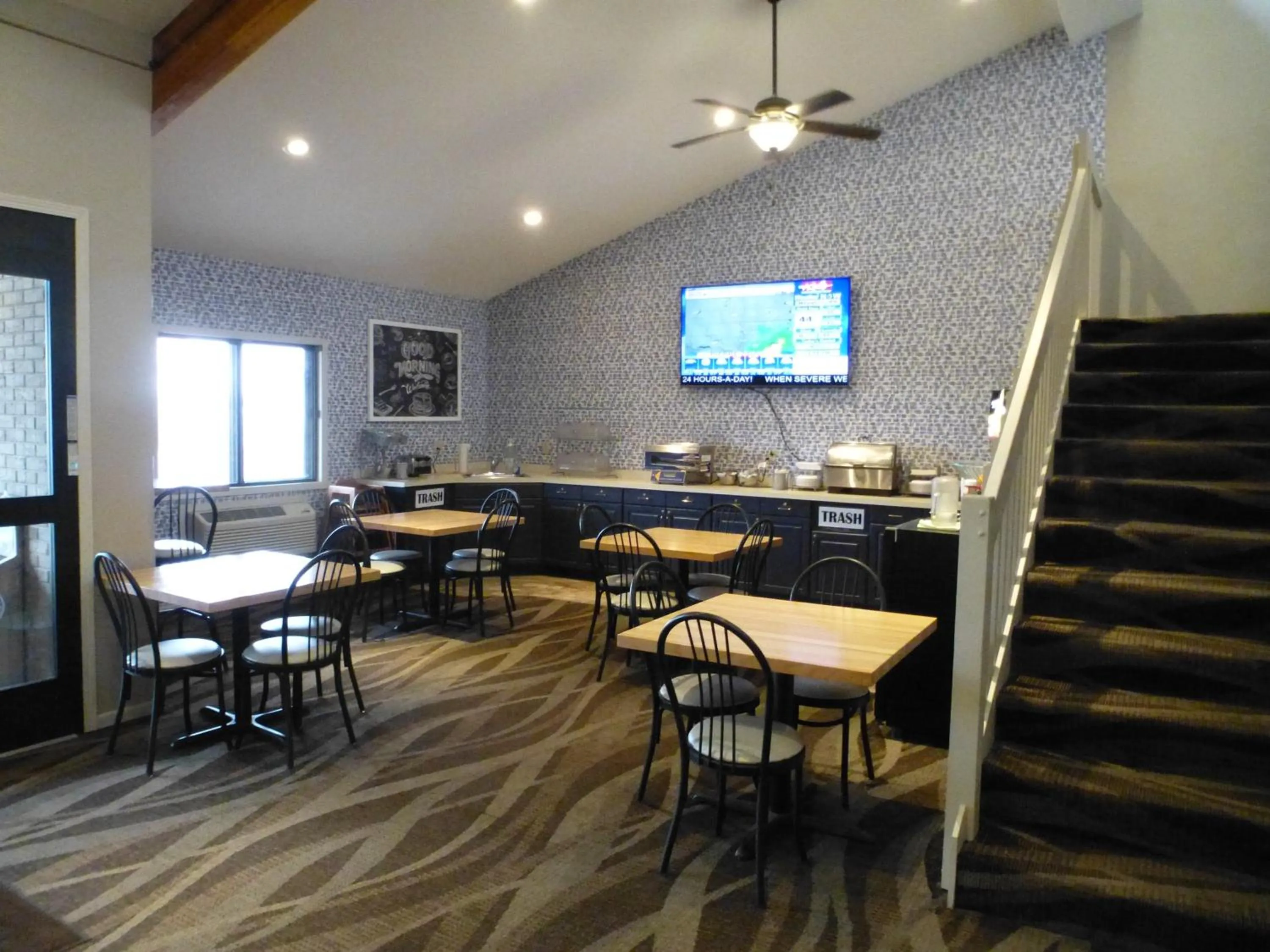 Breakfast in AmericInn by Wyndham Mitchell