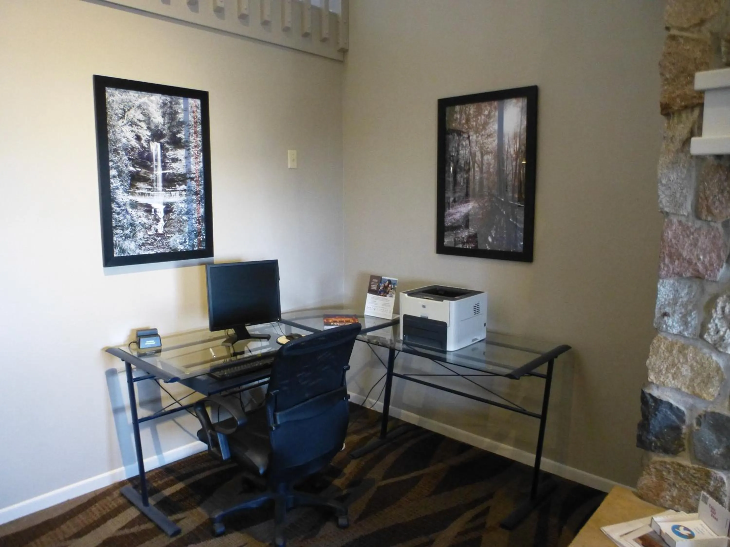 Business facilities in AmericInn by Wyndham Mitchell