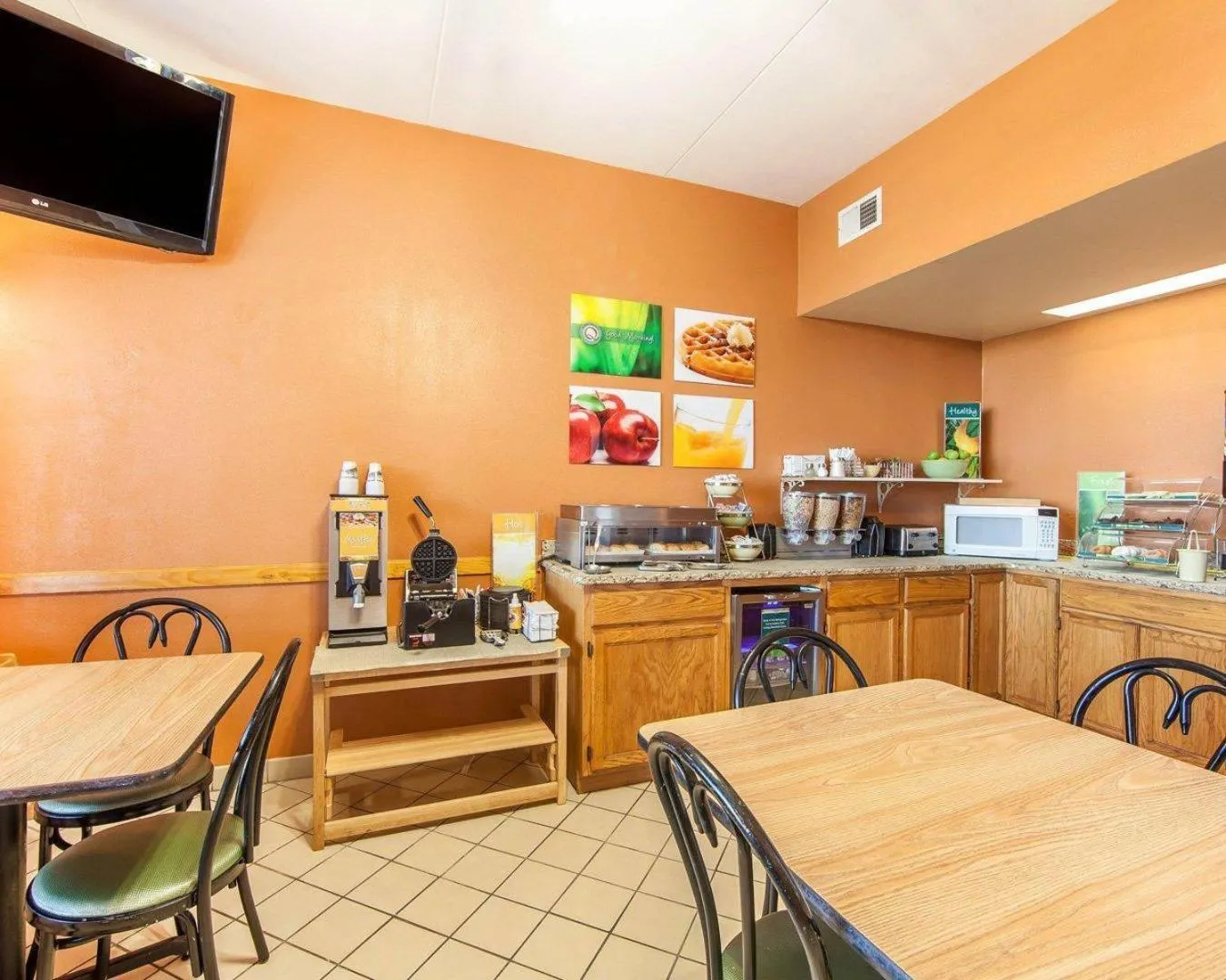 Breakfast in Quality Inn Maysville