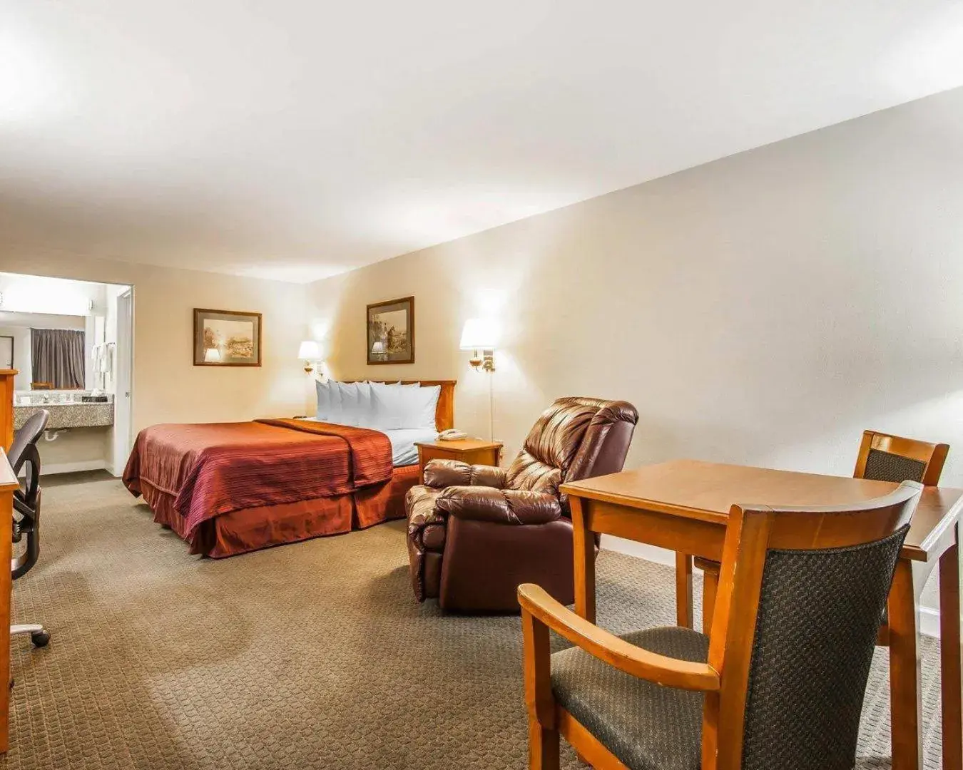 Bedroom, Bed in Quality Inn Maysville Bedroom, Bed in Quality Inn Maysville