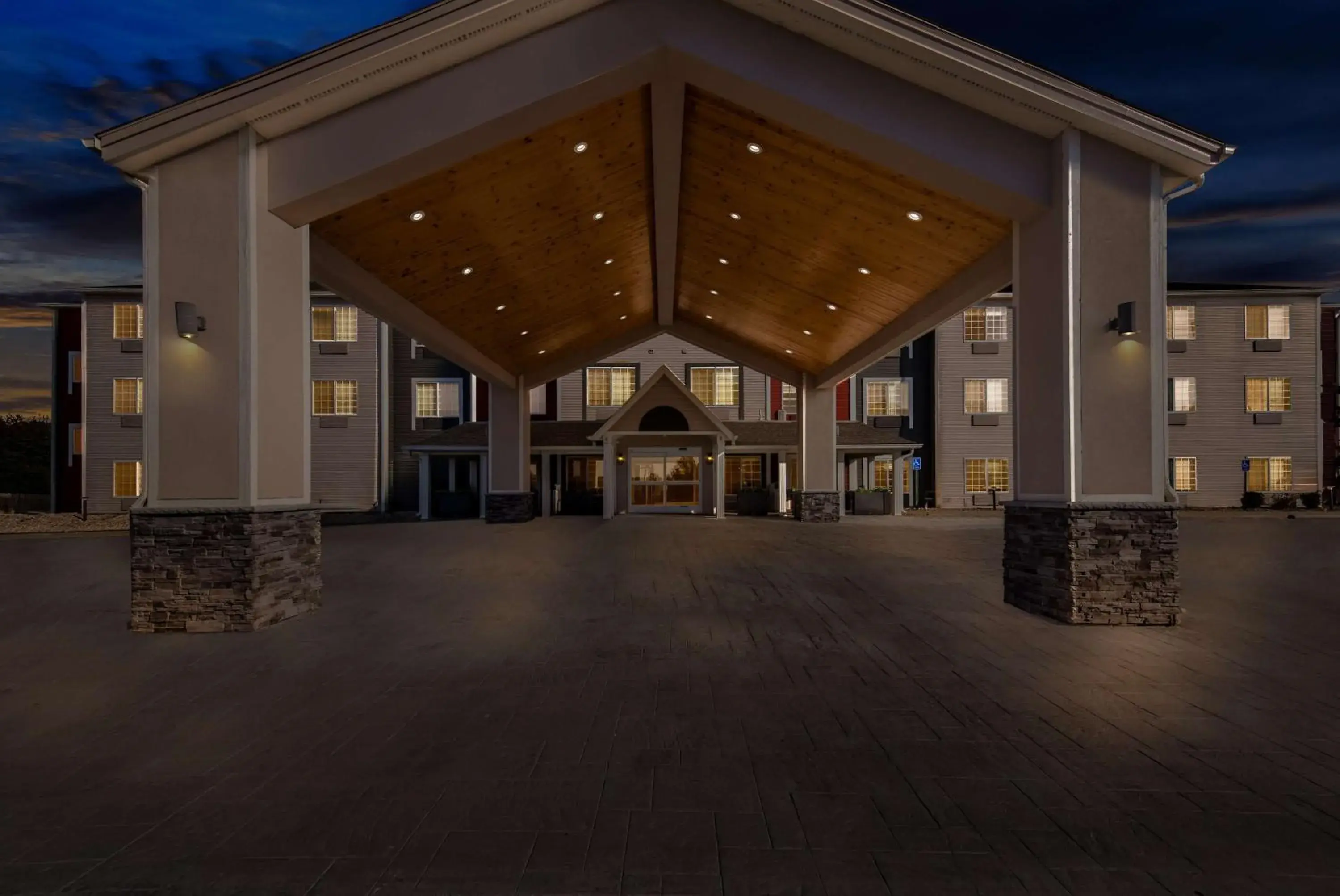 Property building in Best Western Worlds Of Fun Property building in Best Western Worlds Of Fun