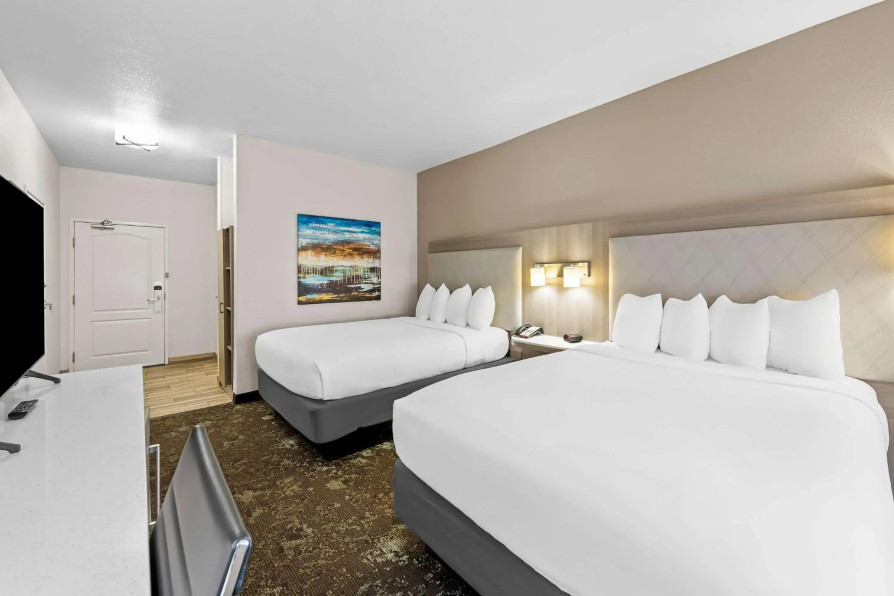 Bedroom, Bed in Best Western Worlds Of Fun Bedroom, Bed in Best Western Worlds Of Fun