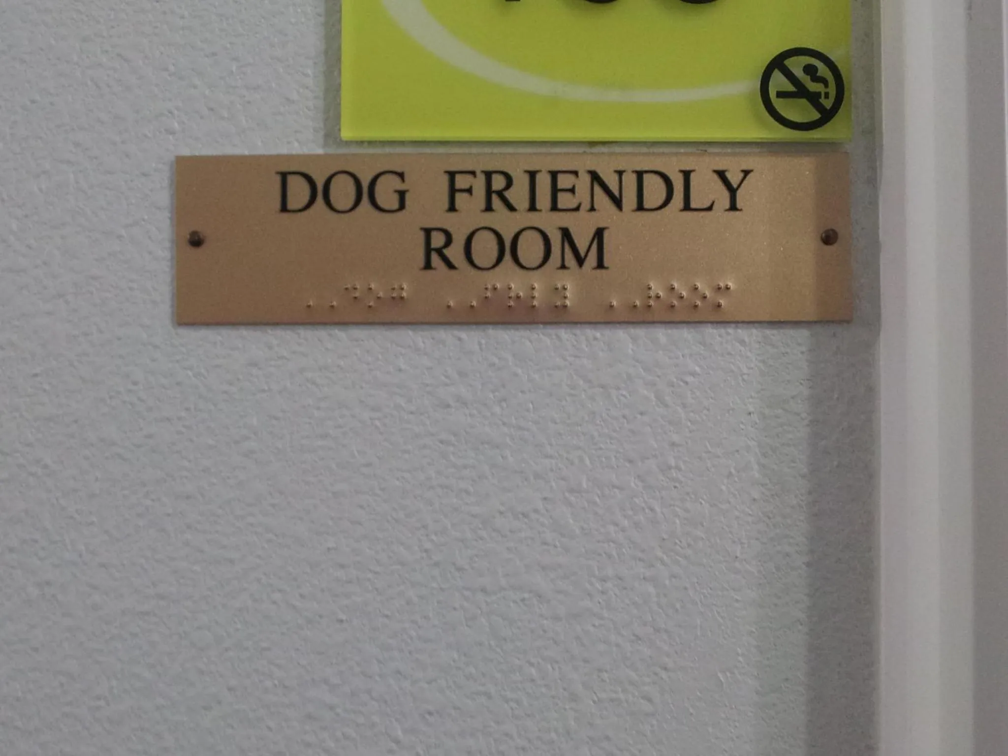 Logo/Certificate/Sign in Super 8 by Wyndham Oroville