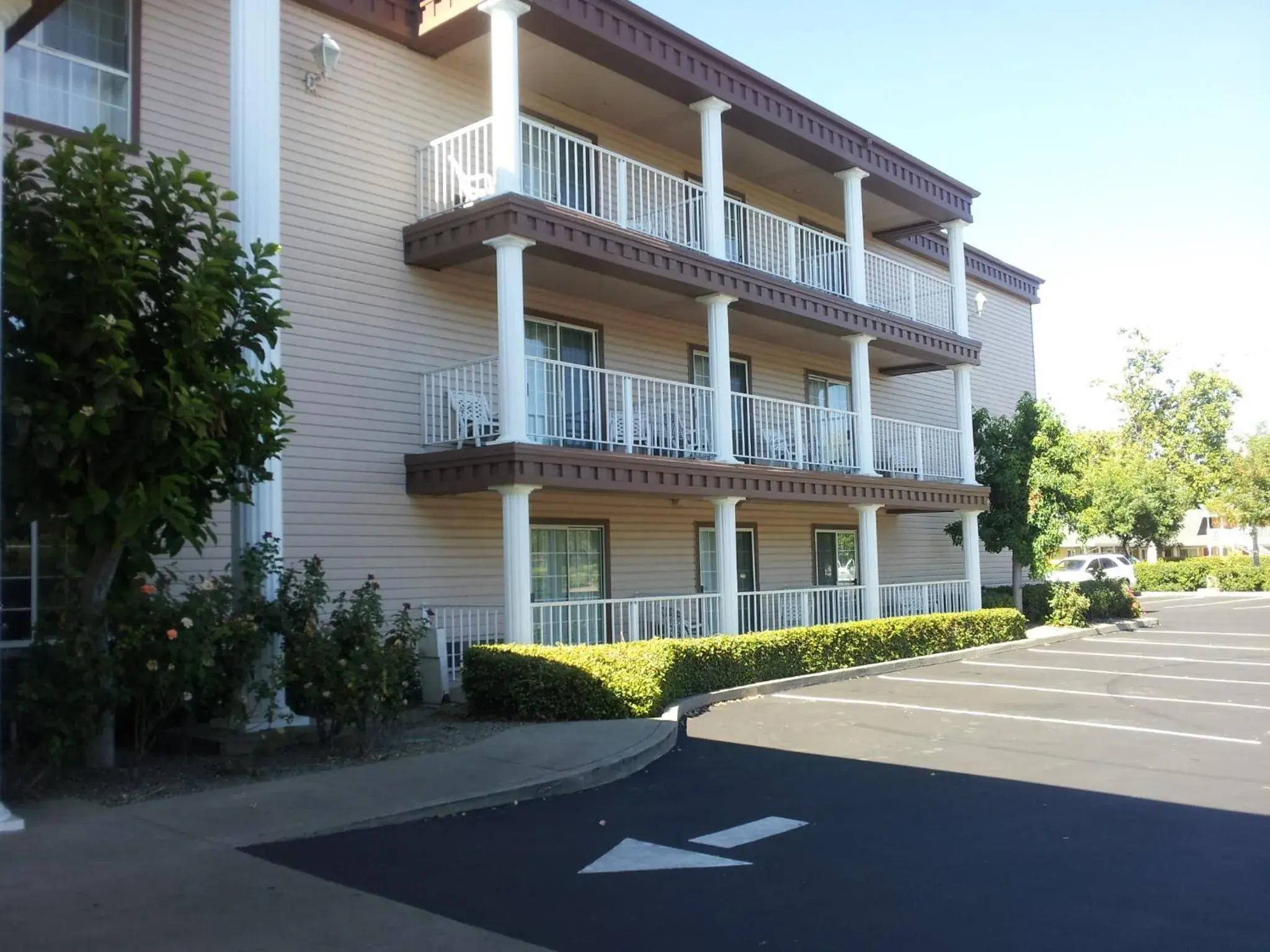 Property building in Super 8 by Wyndham Oroville Property building in Super 8 by Wyndham Oroville