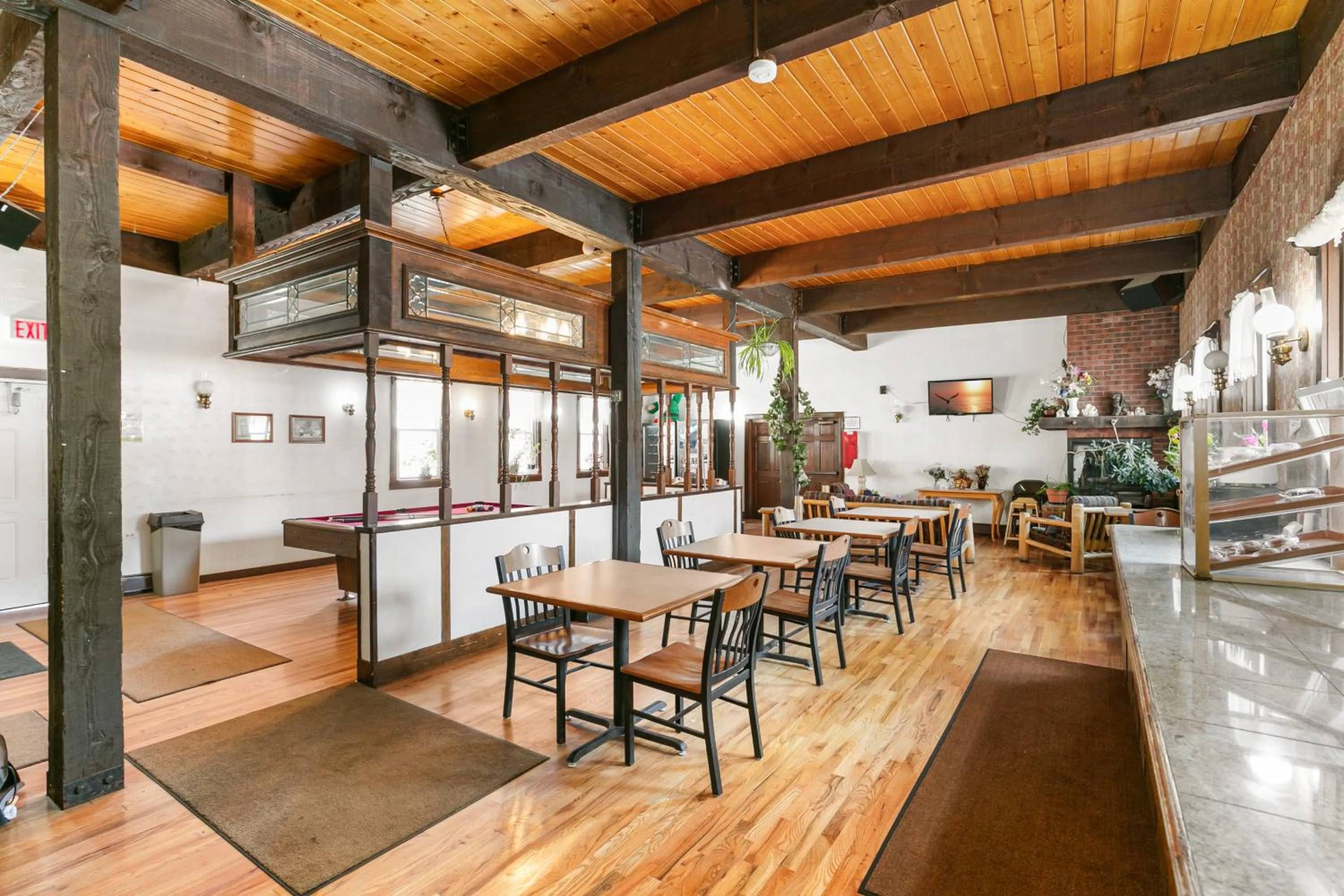 Breakfast in Georgetown Lodge