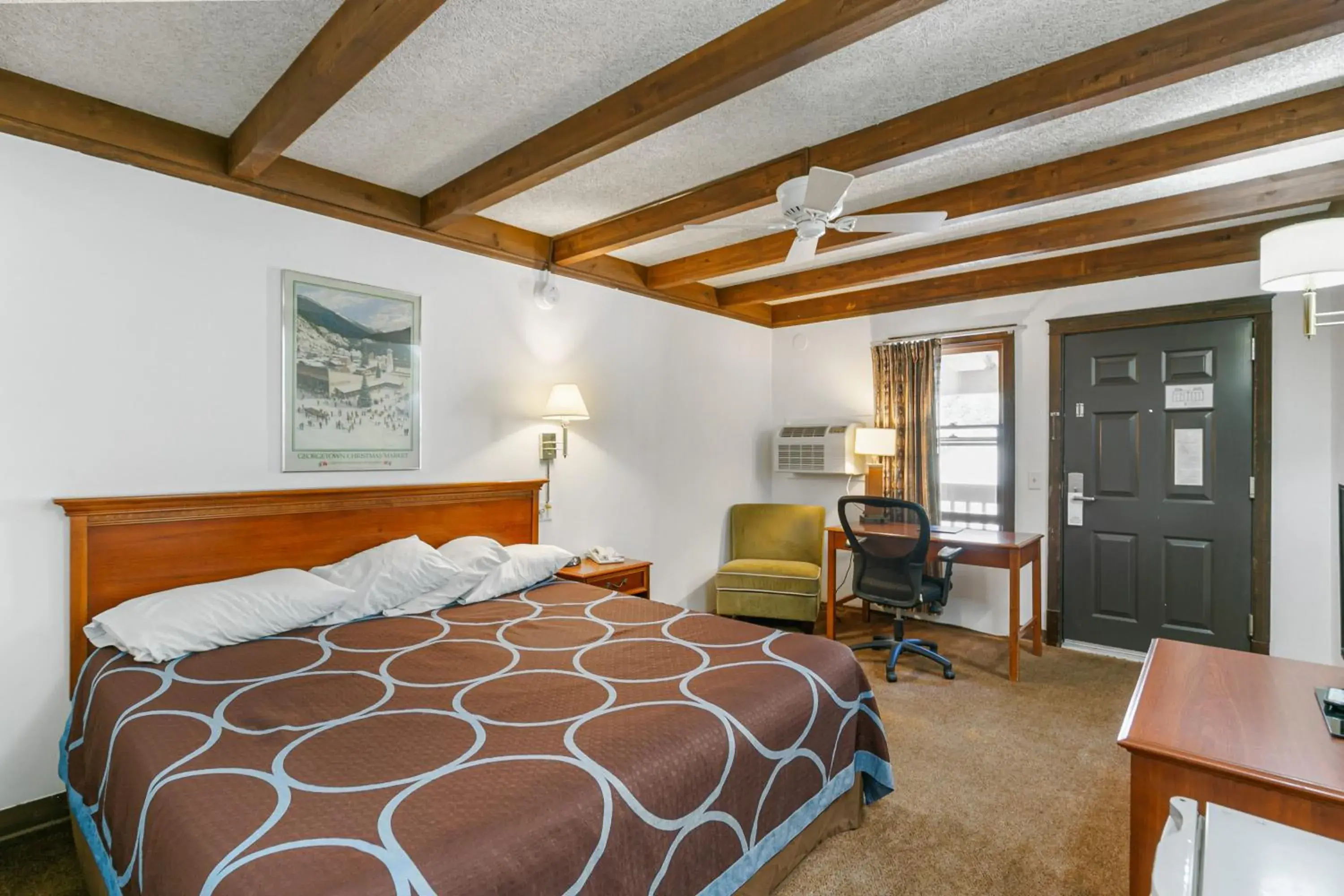 Bed in Georgetown Lodge Bed in Georgetown Lodge