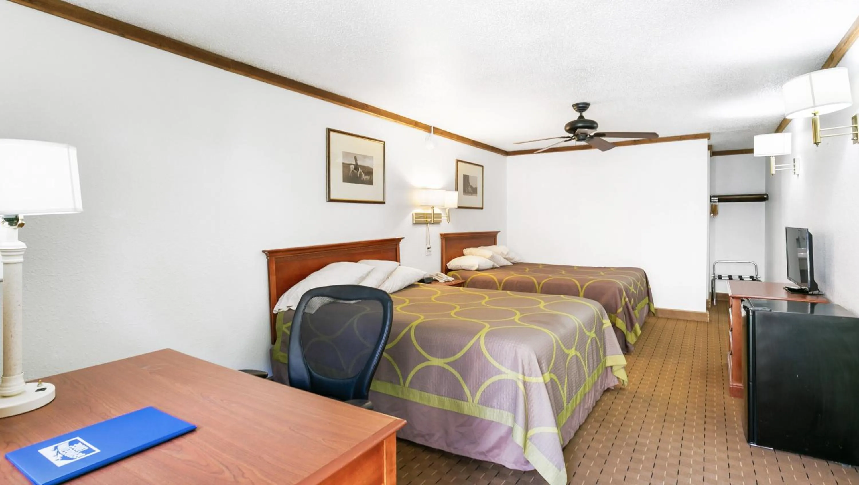 Bedroom, Bed in Georgetown Lodge