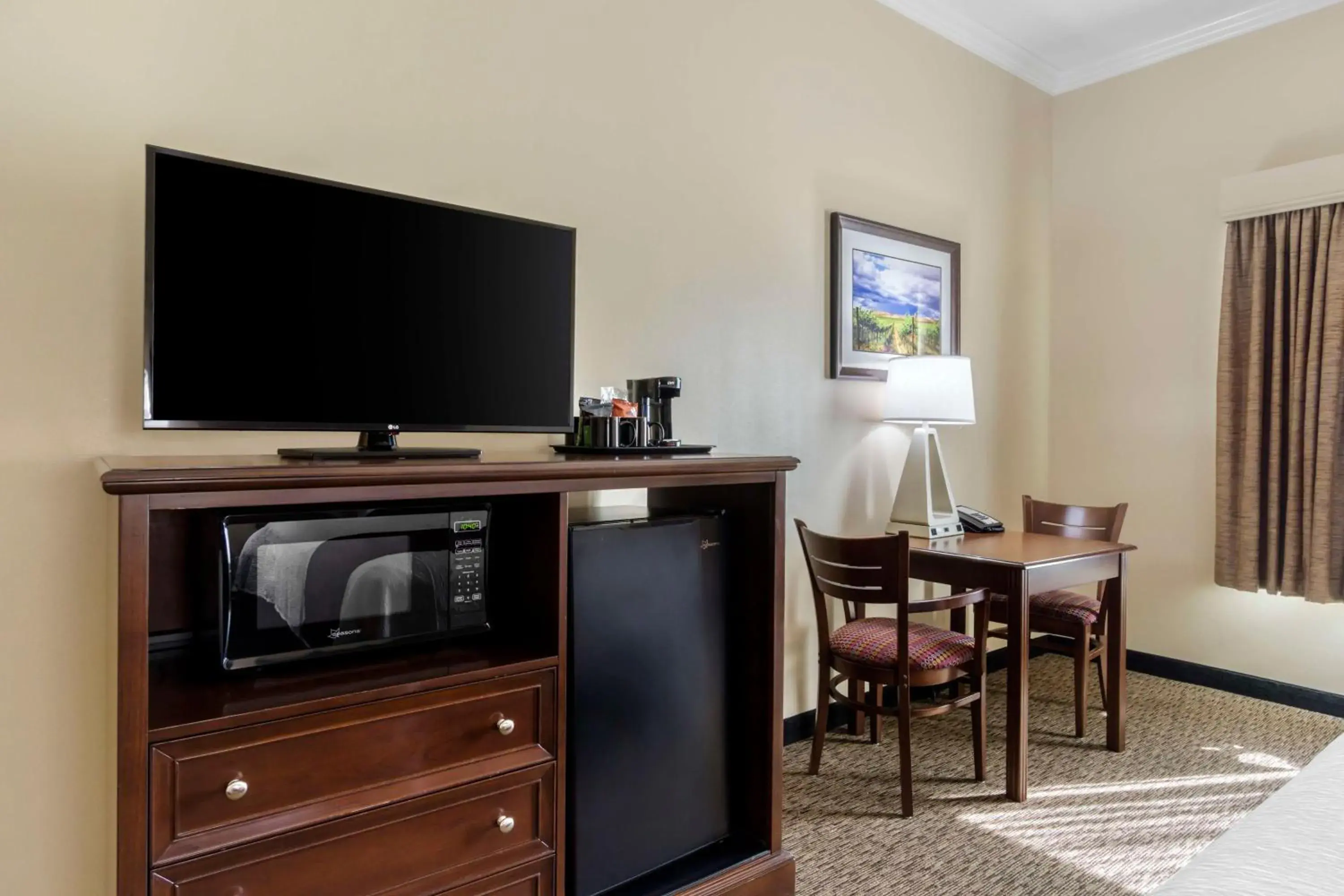 Other, Bed in Best Western Plus Grapevine Inn Other, Bed in Best Western Plus Grapevine Inn