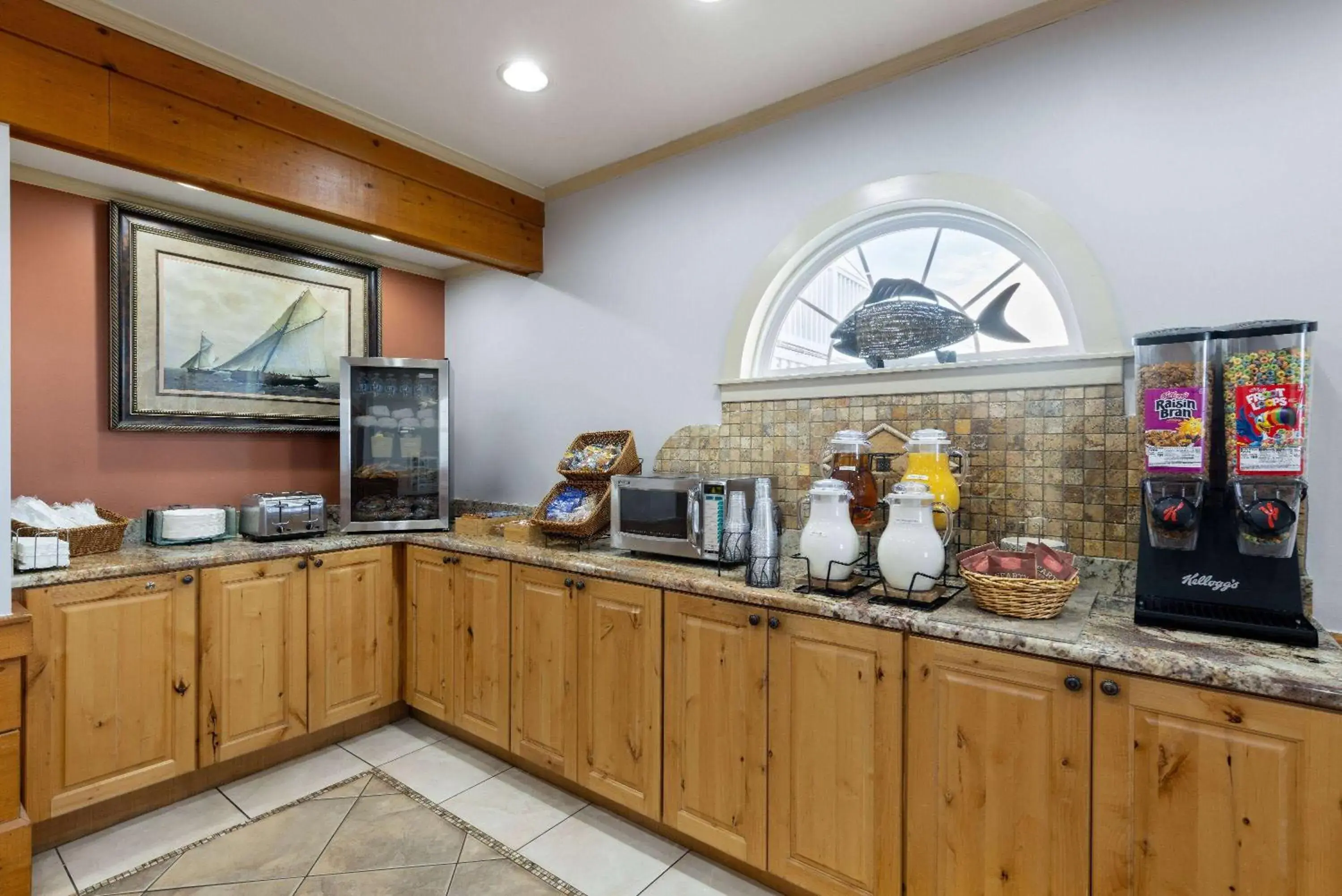 Breakfast in Days Inn by Wyndham Kill Devil Hills Oceanfront - Wilbur Breakfast in Days Inn by Wyndham Kill Devil Hills Oceanfront - Wilbur