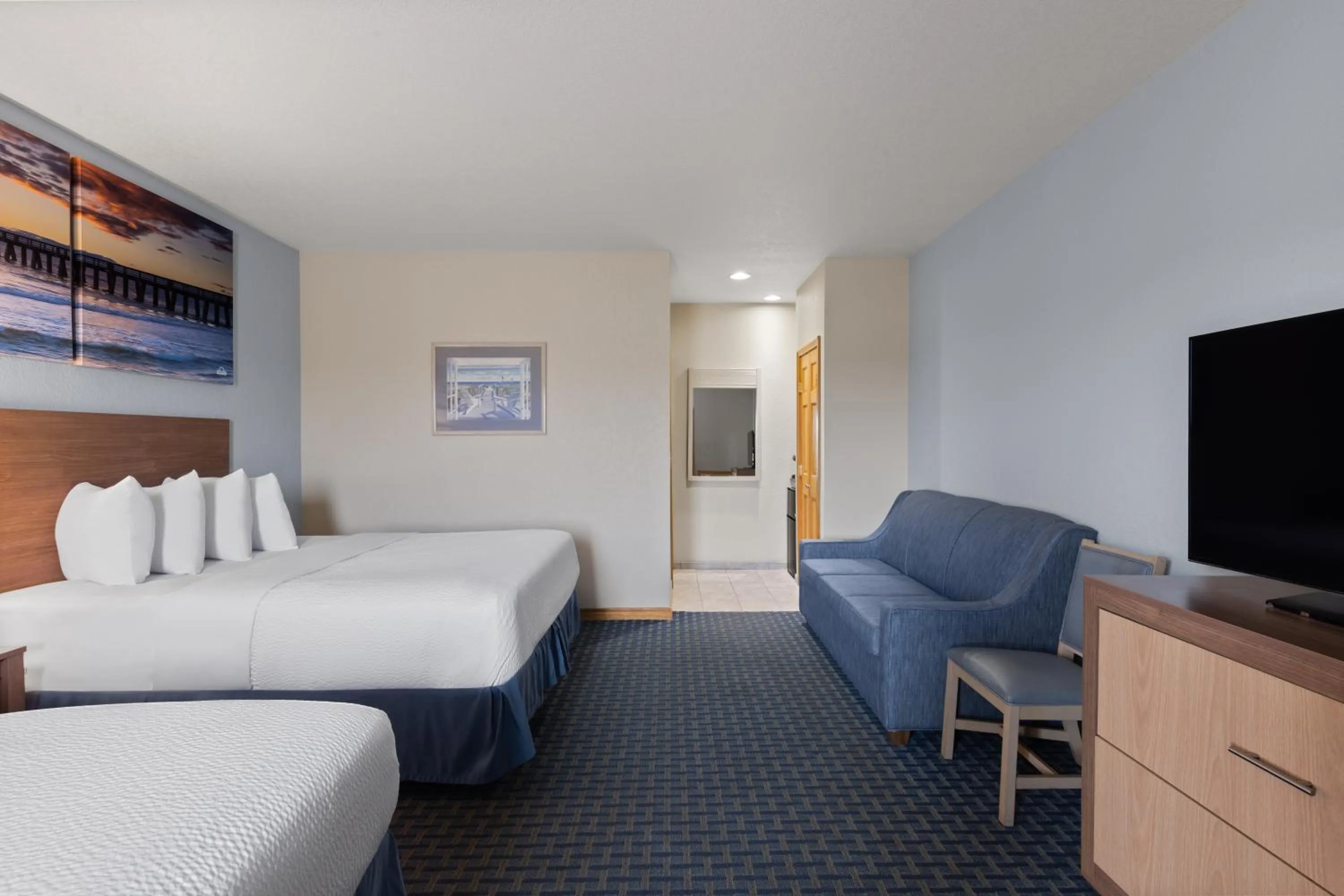 Bed in Days Inn by Wyndham Kill Devil Hills Oceanfront - Wilbur