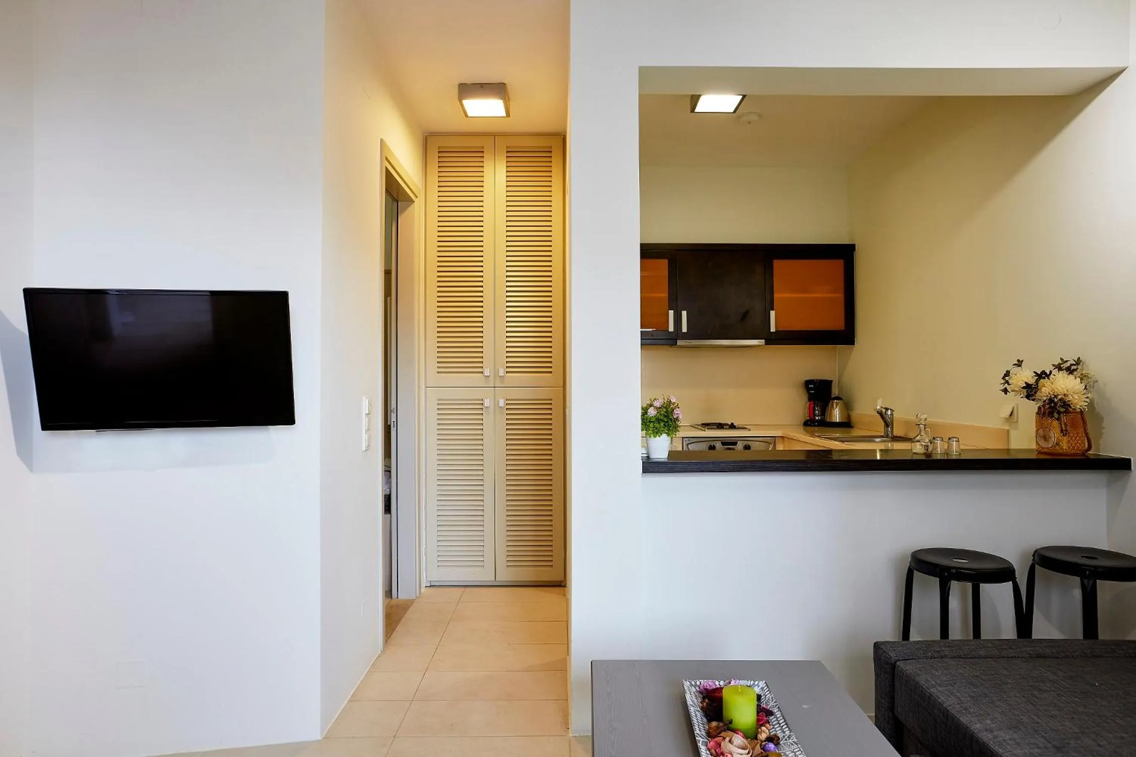 Kitchen or kitchenette in VIVIAN Art Apartments