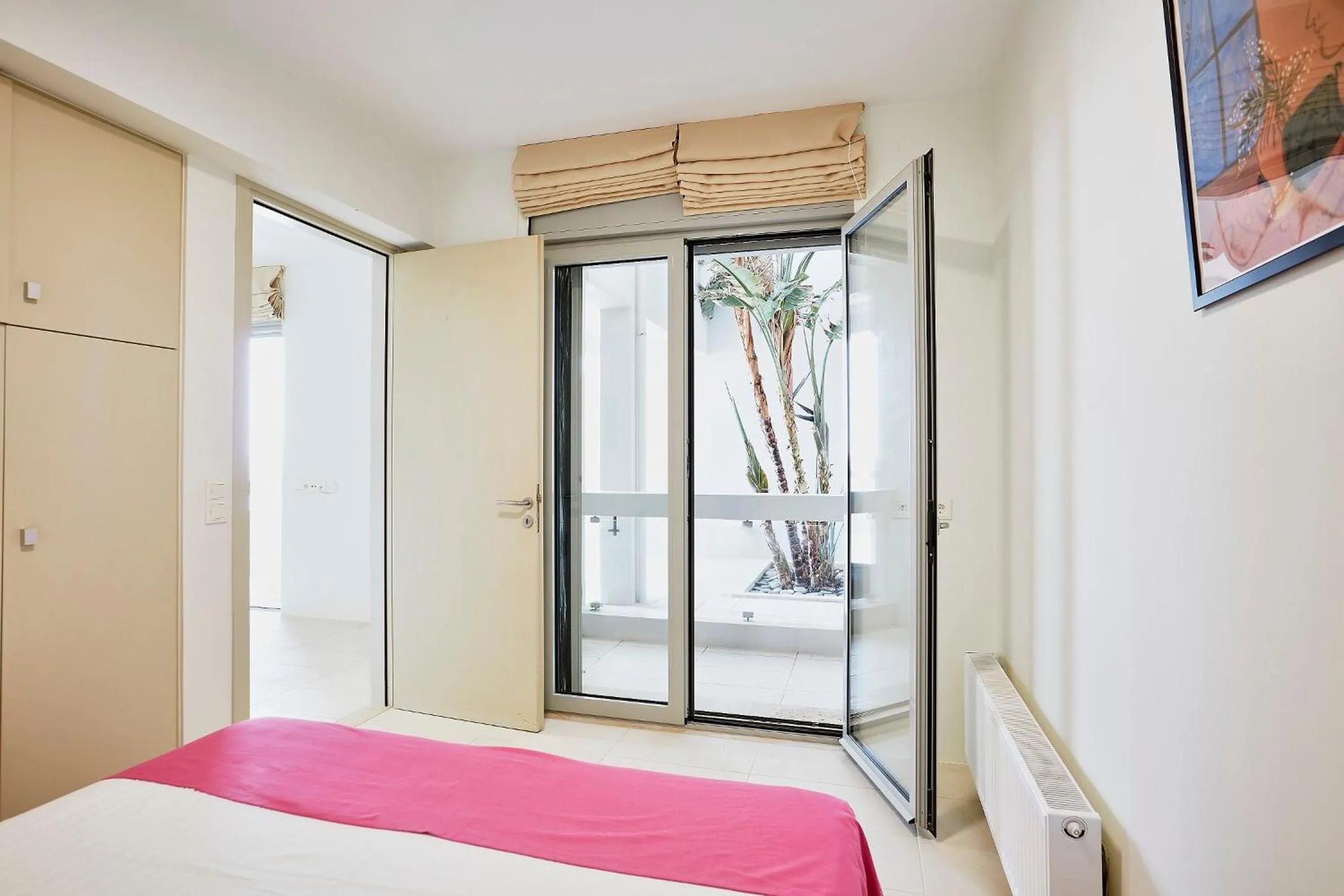 Bedroom, Bed in VIVIAN Art Apartments