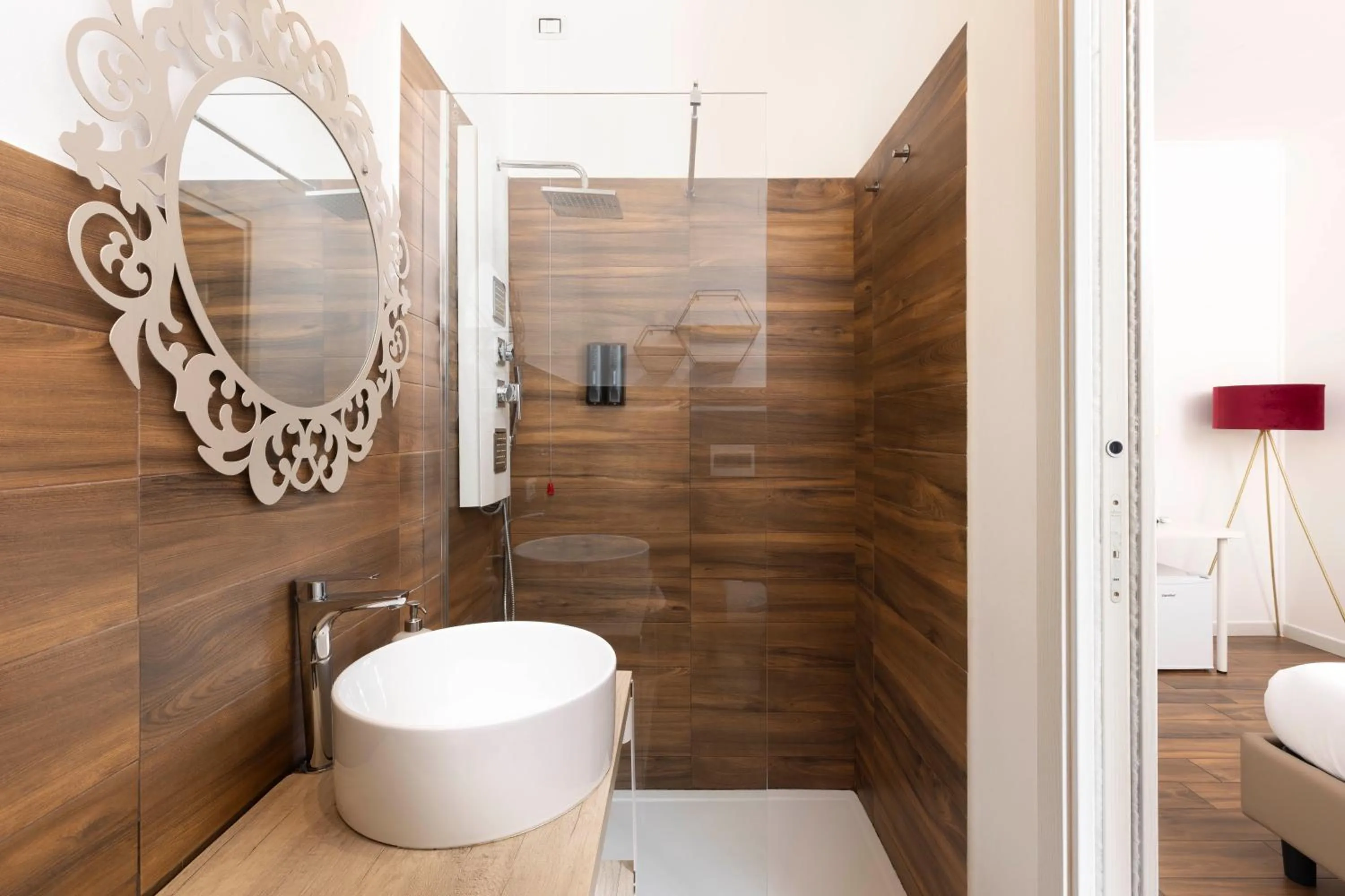 Shower in Mapi’s Rooms