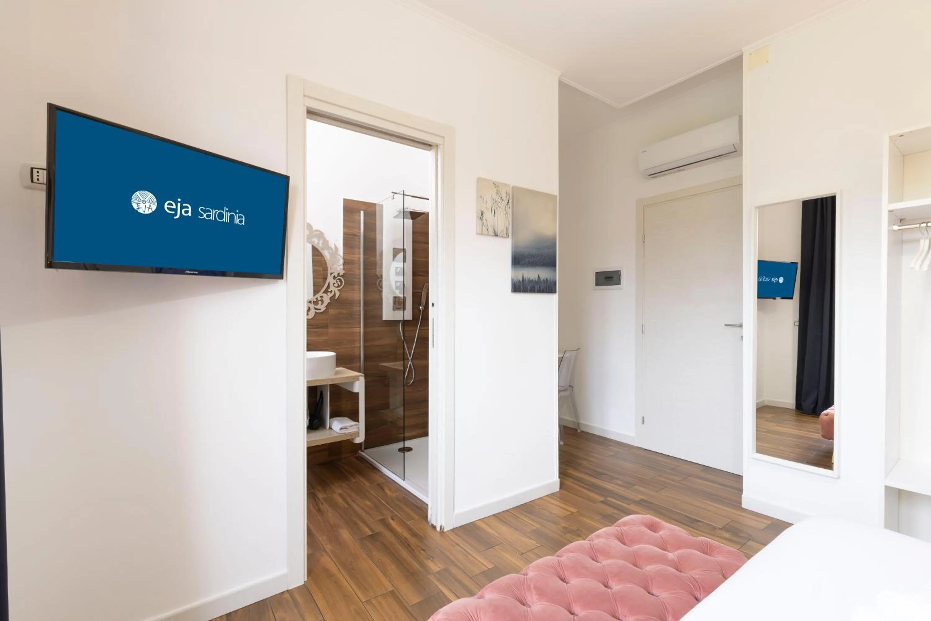 Bed in Mapi’s Rooms