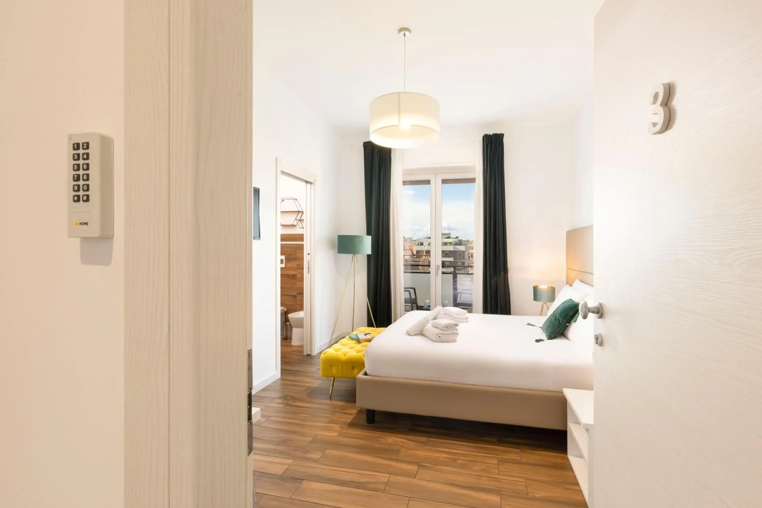 Standard Double or Twin Room with Balcony - single occupancy in Mapi's Rooms - Eja Sardinia Standard Double or Twin Room with Balcony - single occupancy in Mapi's Rooms - Eja Sardinia