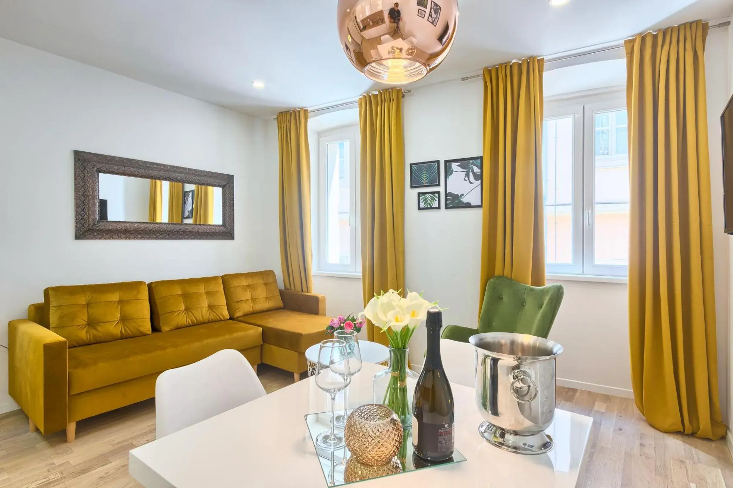 Hedone Luxury 3 Apartments with FREE PARKING Hedone Luxury 3 Apartments with FREE PARKING