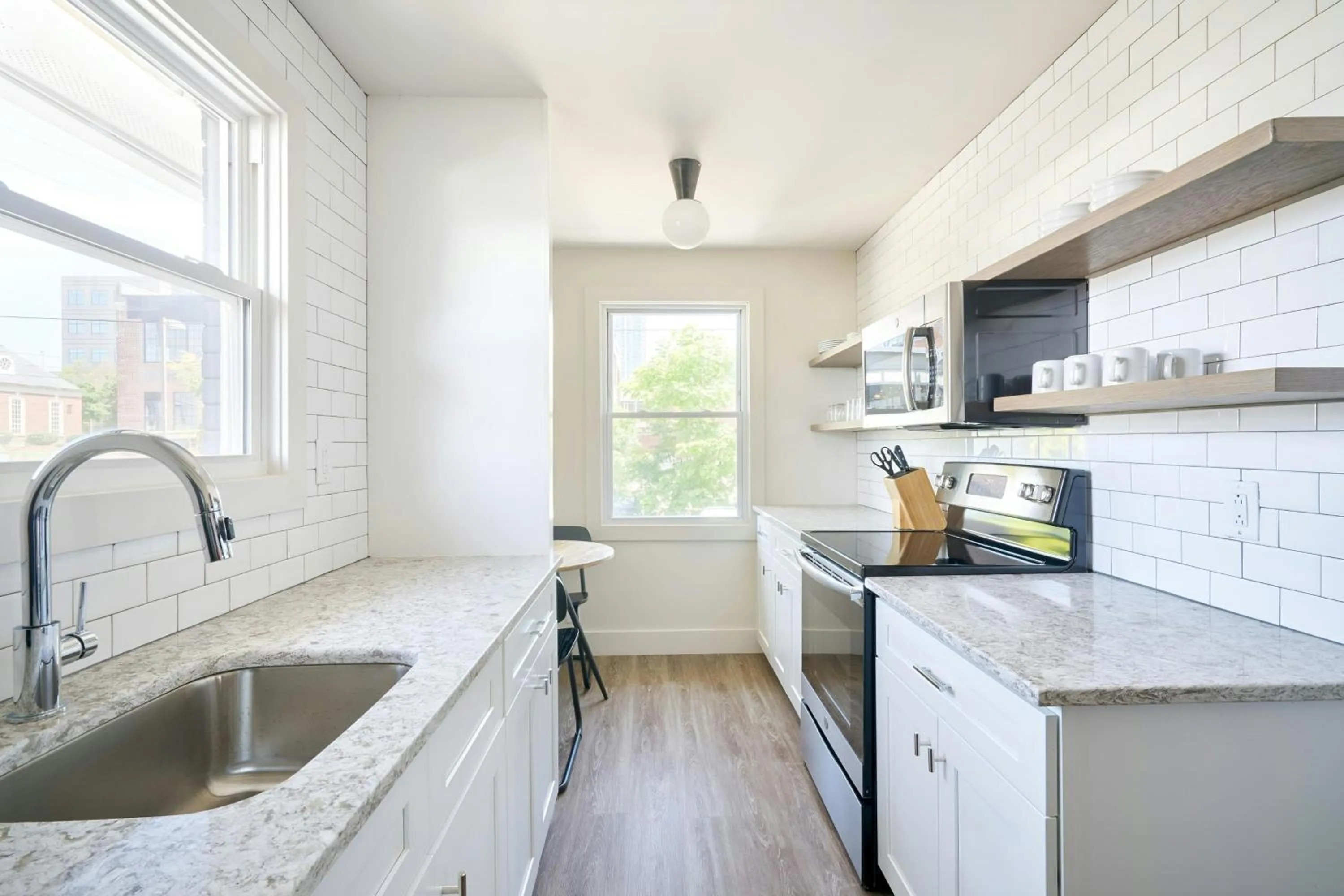 Kitchen or kitchenette in Sonder by Marriott Bonvoy The Stat Apartments Midtown