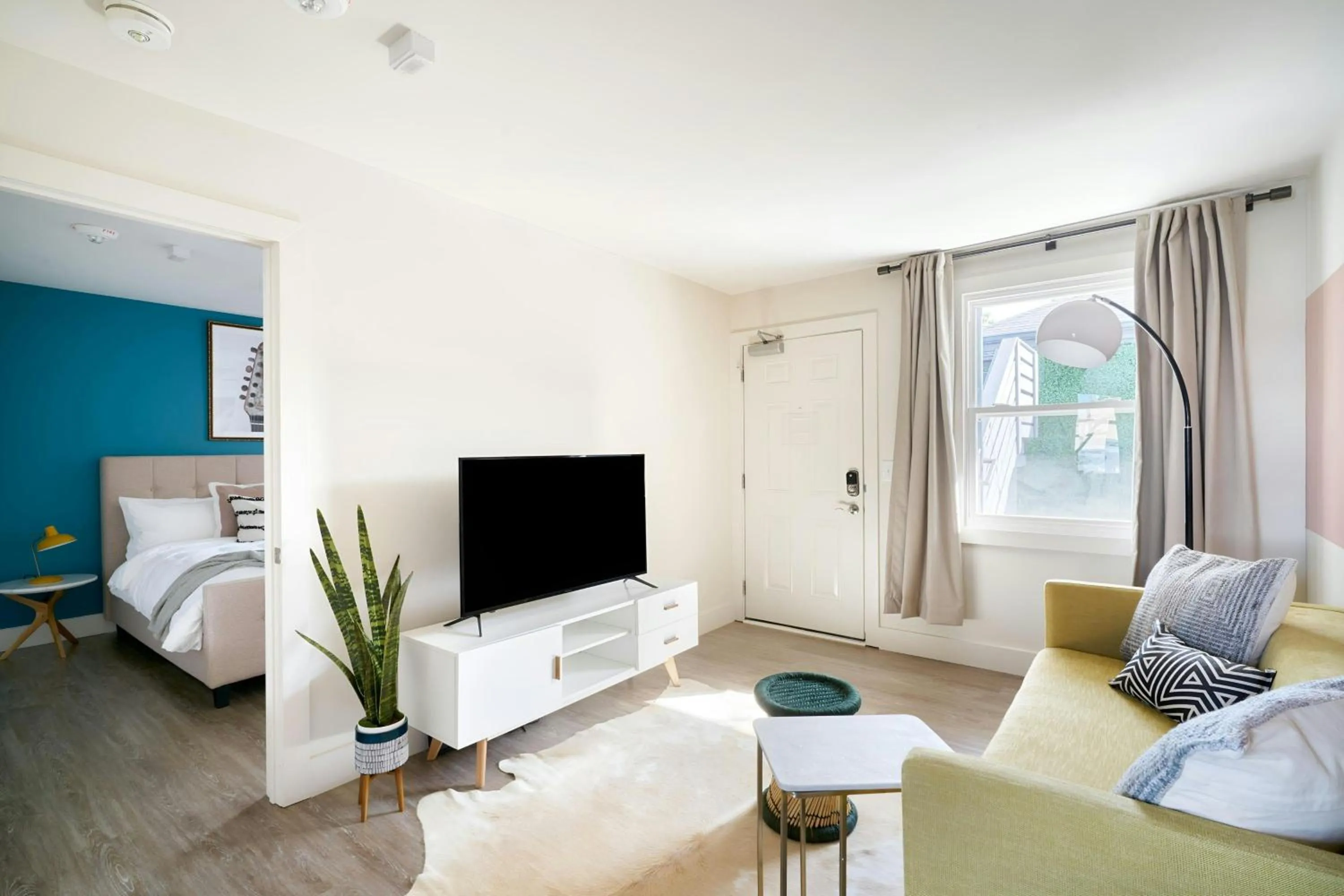 Living room in Sonder by Marriott Bonvoy The Stat Apartments Midtown