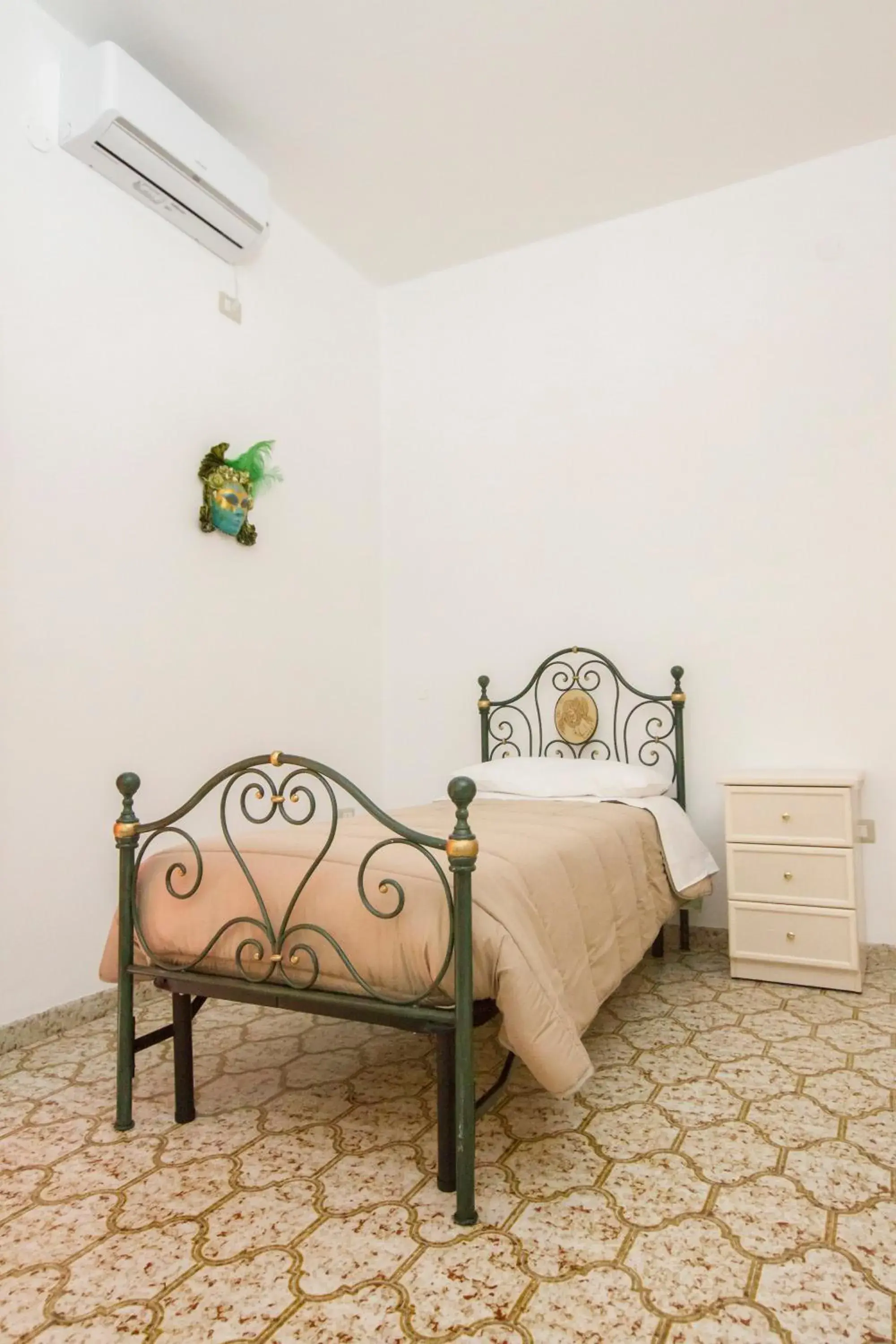 Triple Room with Balcony - single occupancy in Le Maschere B&B Triple Room with Balcony - single occupancy in Le Maschere B&B