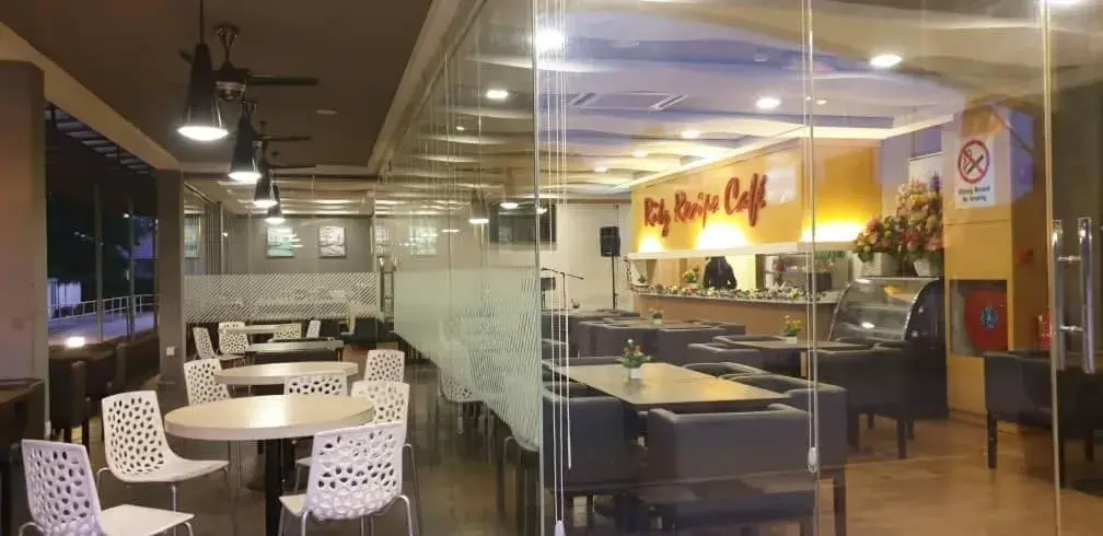 Restaurant/places to eat in Lumut Suites Restaurant/places to eat in Lumut Suites