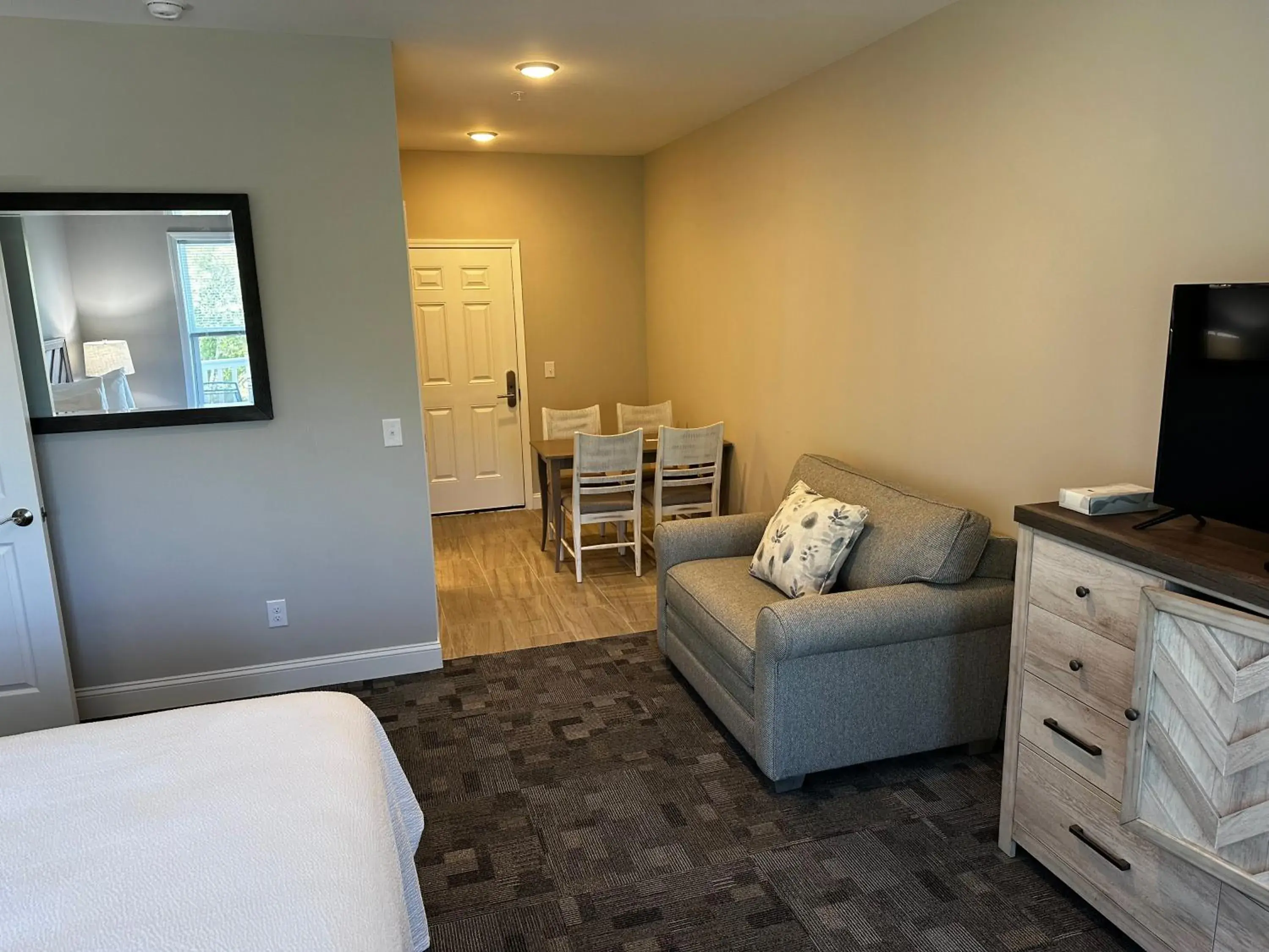 Seating area, Bed in River Hotel of Southport Seating area, Bed in River Hotel of Southport