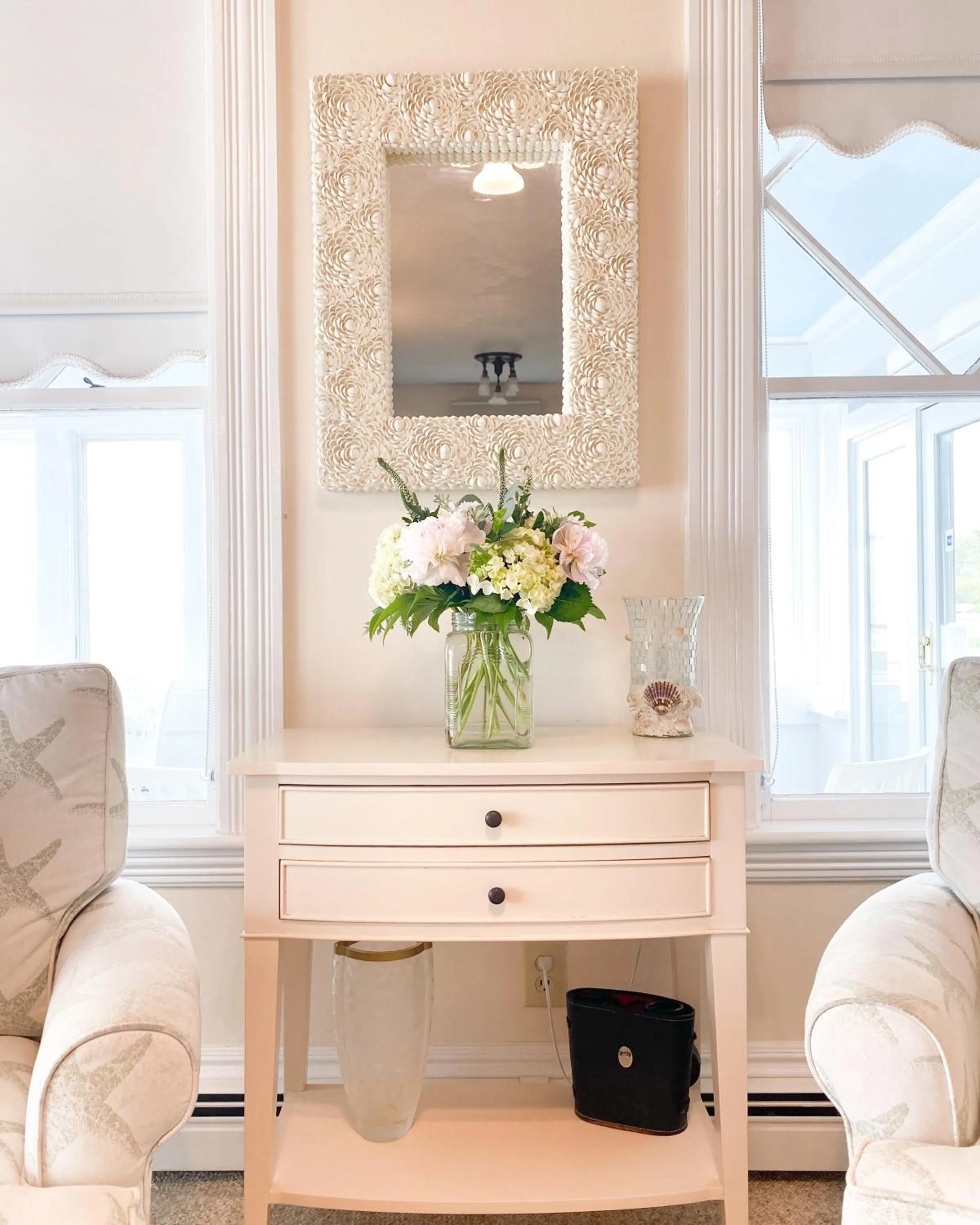 Lobby or reception in By The Sea Guests Bed & Breakfast and Suites