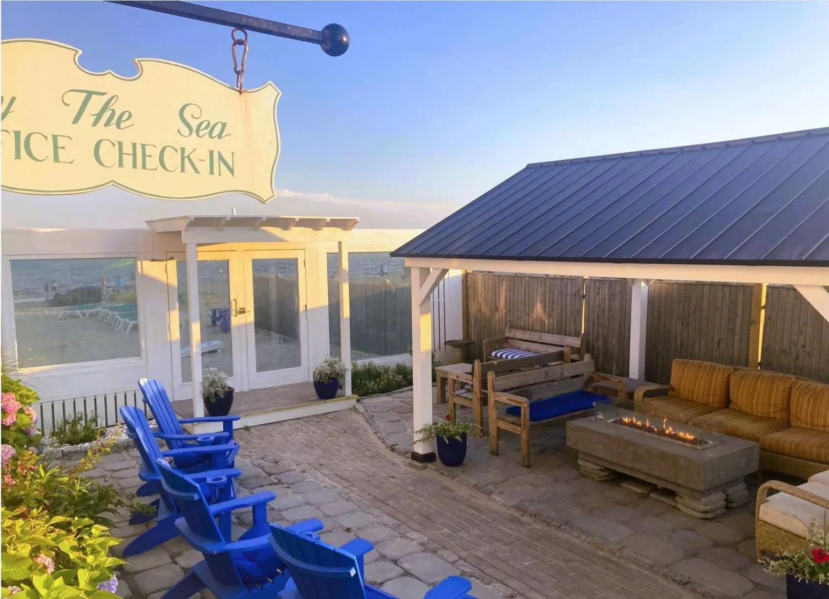 Patio in By The Sea Guests Bed & Breakfast and Suites