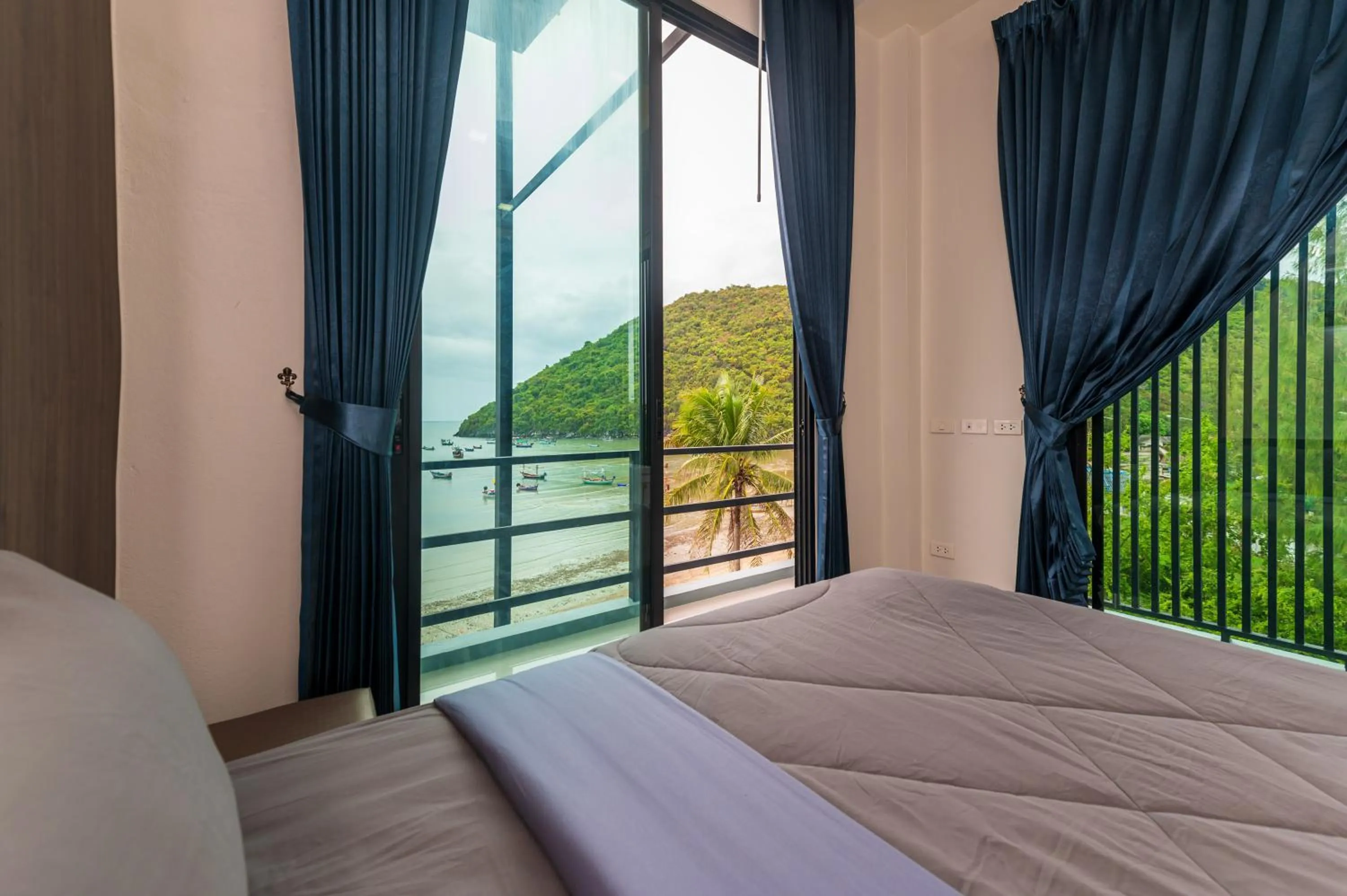 Bed in Aownoi Bay Resort