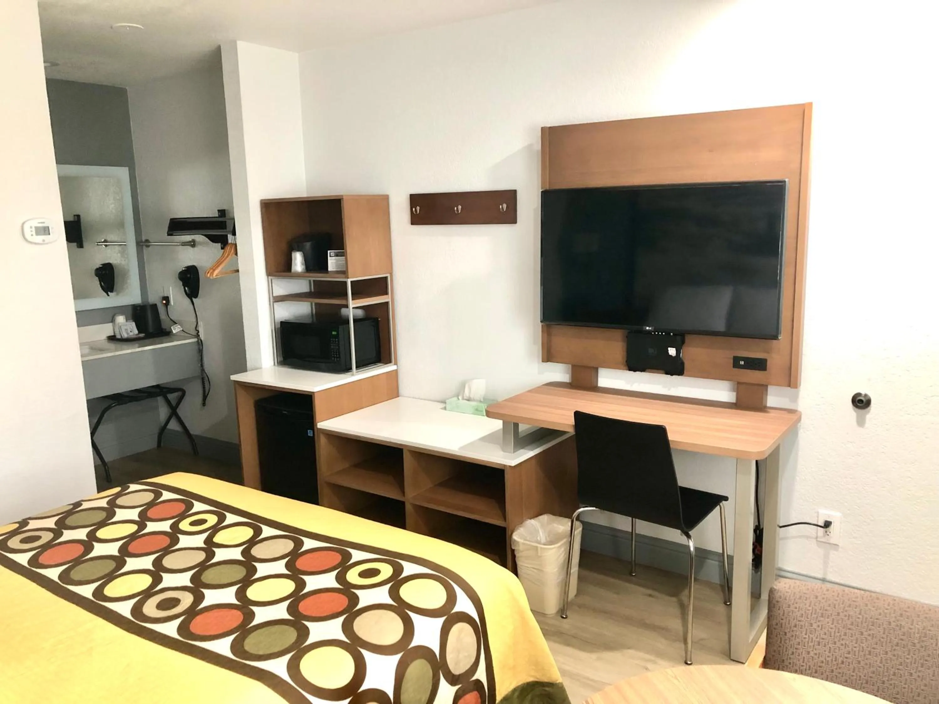 Bed in Super 8 by Wyndham Fort Bragg