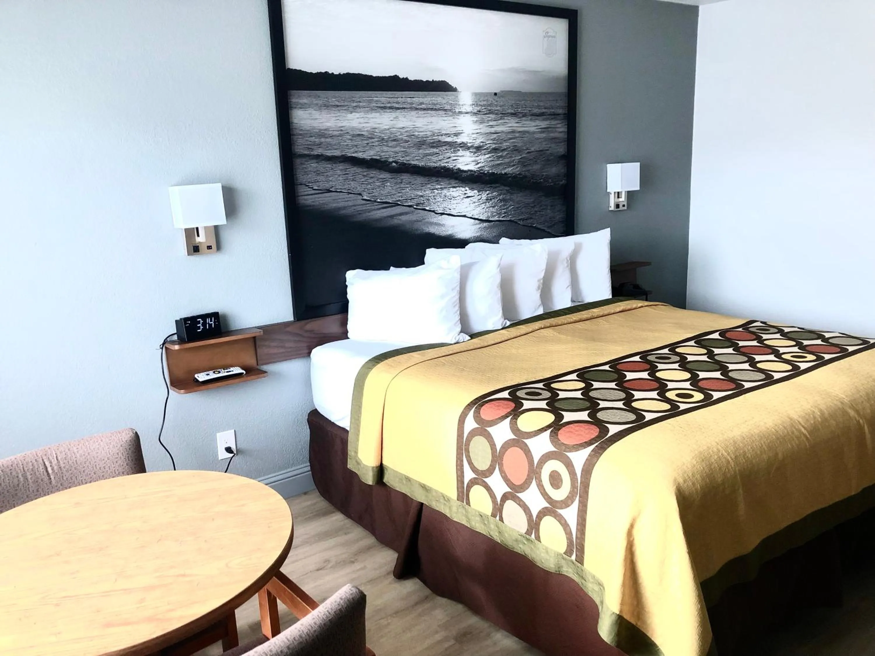 Bed in Super 8 by Wyndham Fort Bragg