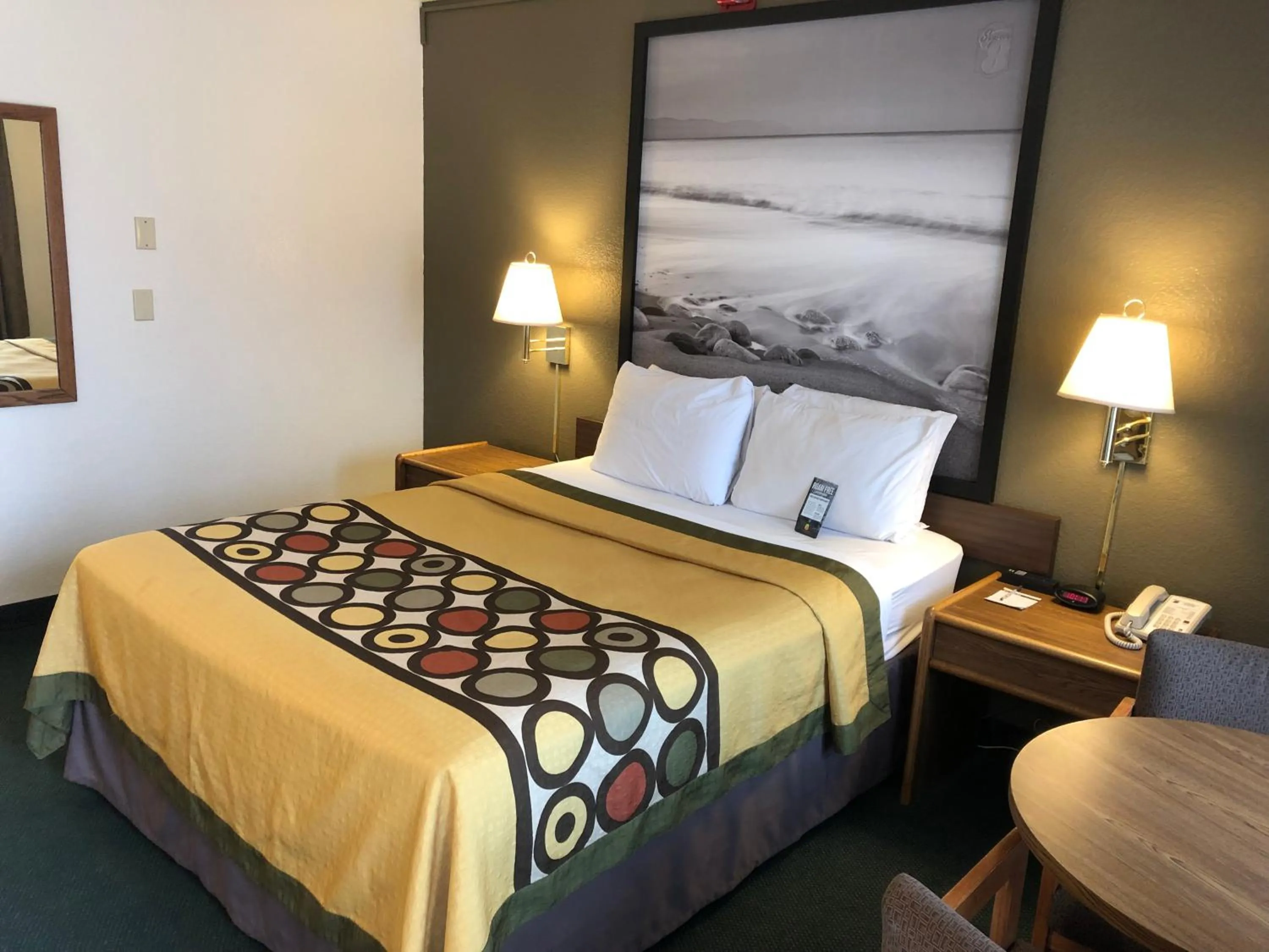 Bedroom, Bed in Super 8 by Wyndham Fort Bragg