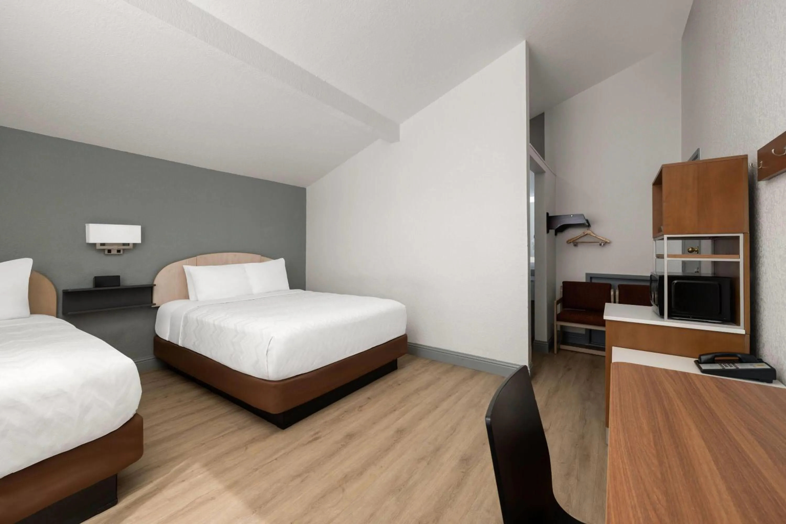 Photo of the whole room, Bed in Super 8 by Wyndham Fort Bragg