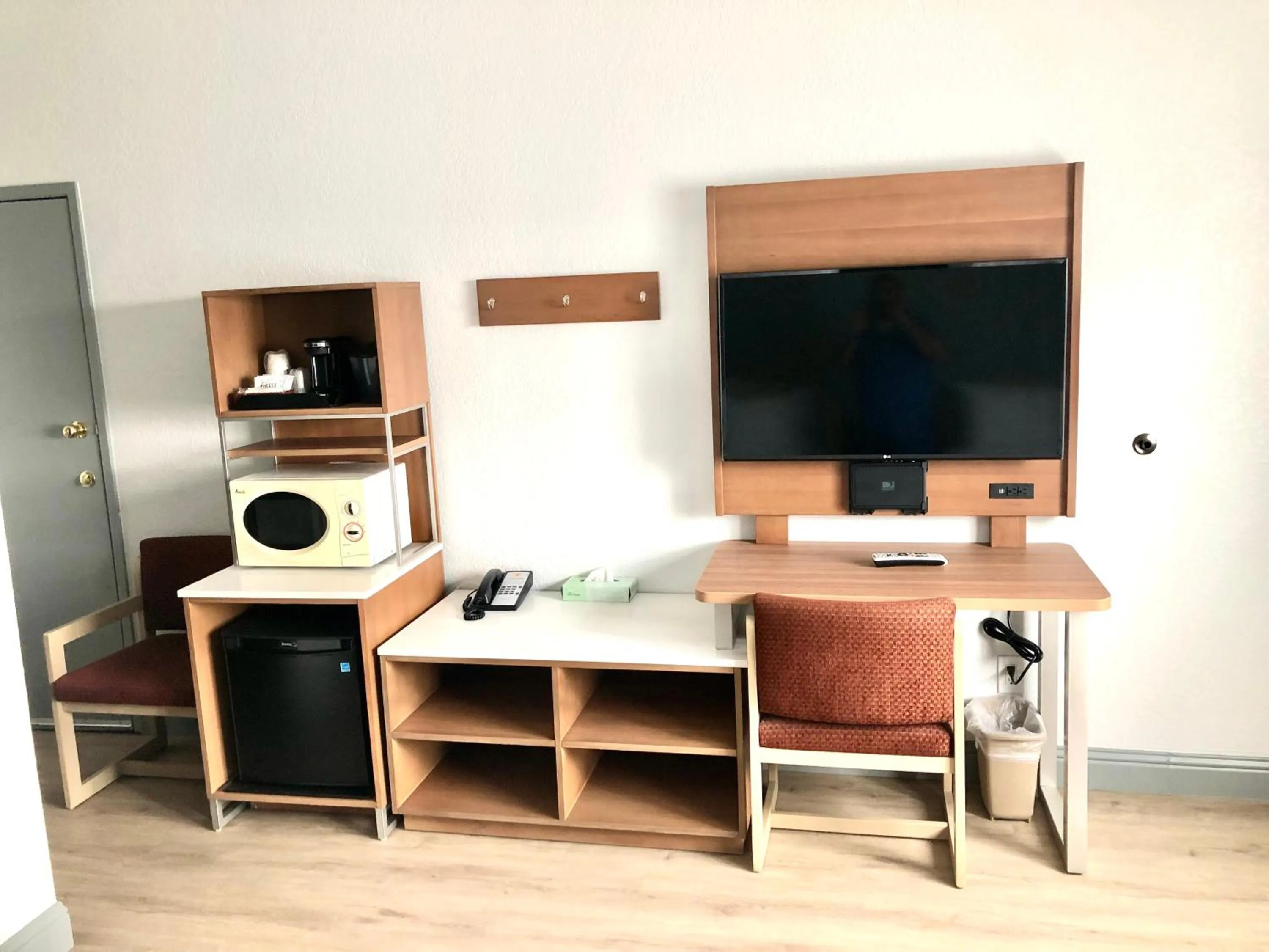 Super 8 by Wyndham Fort Bragg