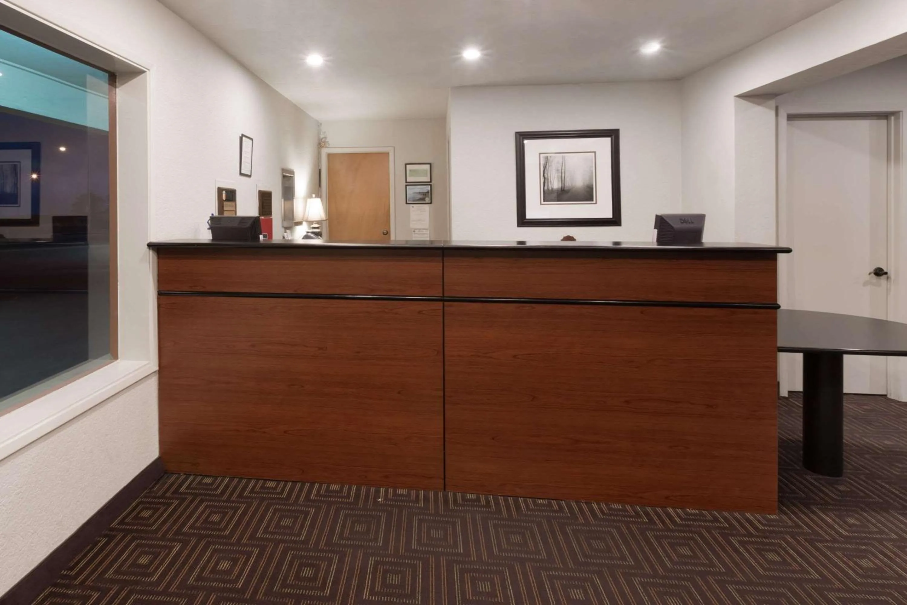 Lobby or reception in Super 8 by Wyndham Fort Bragg