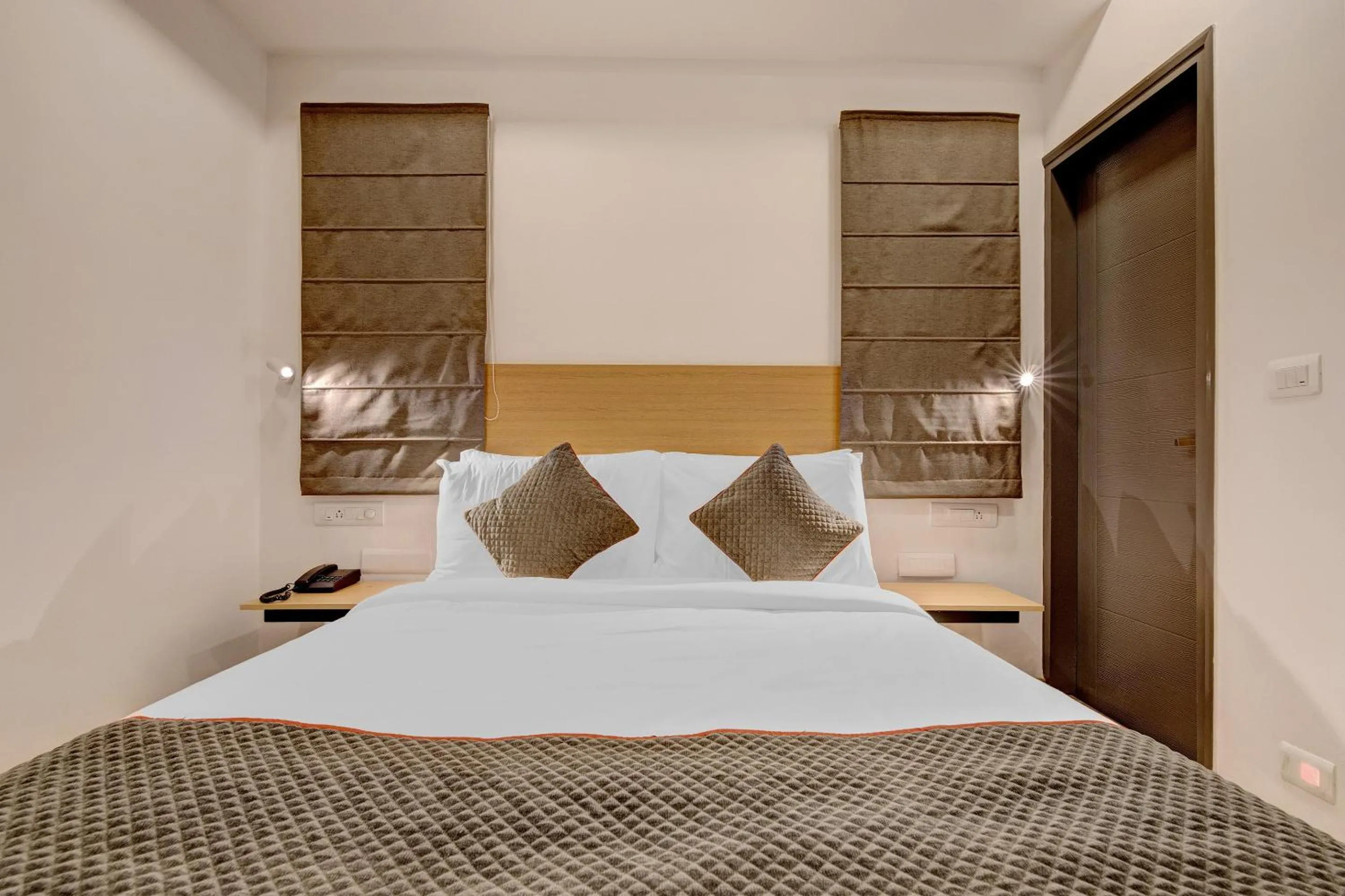 Bedroom, Bed in Super Townhouse Siri Residency