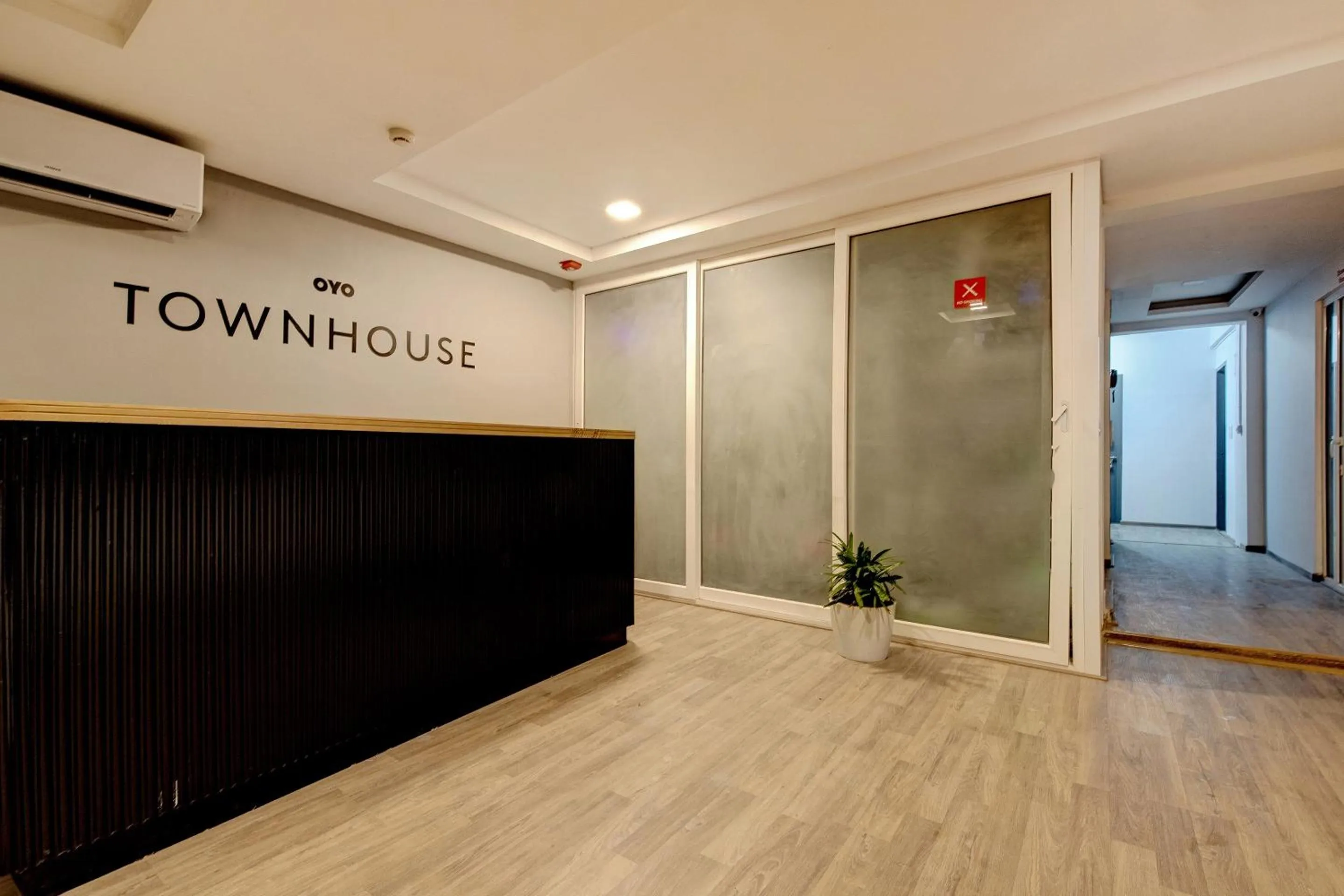 Lobby or reception in Super Townhouse Siri Residency