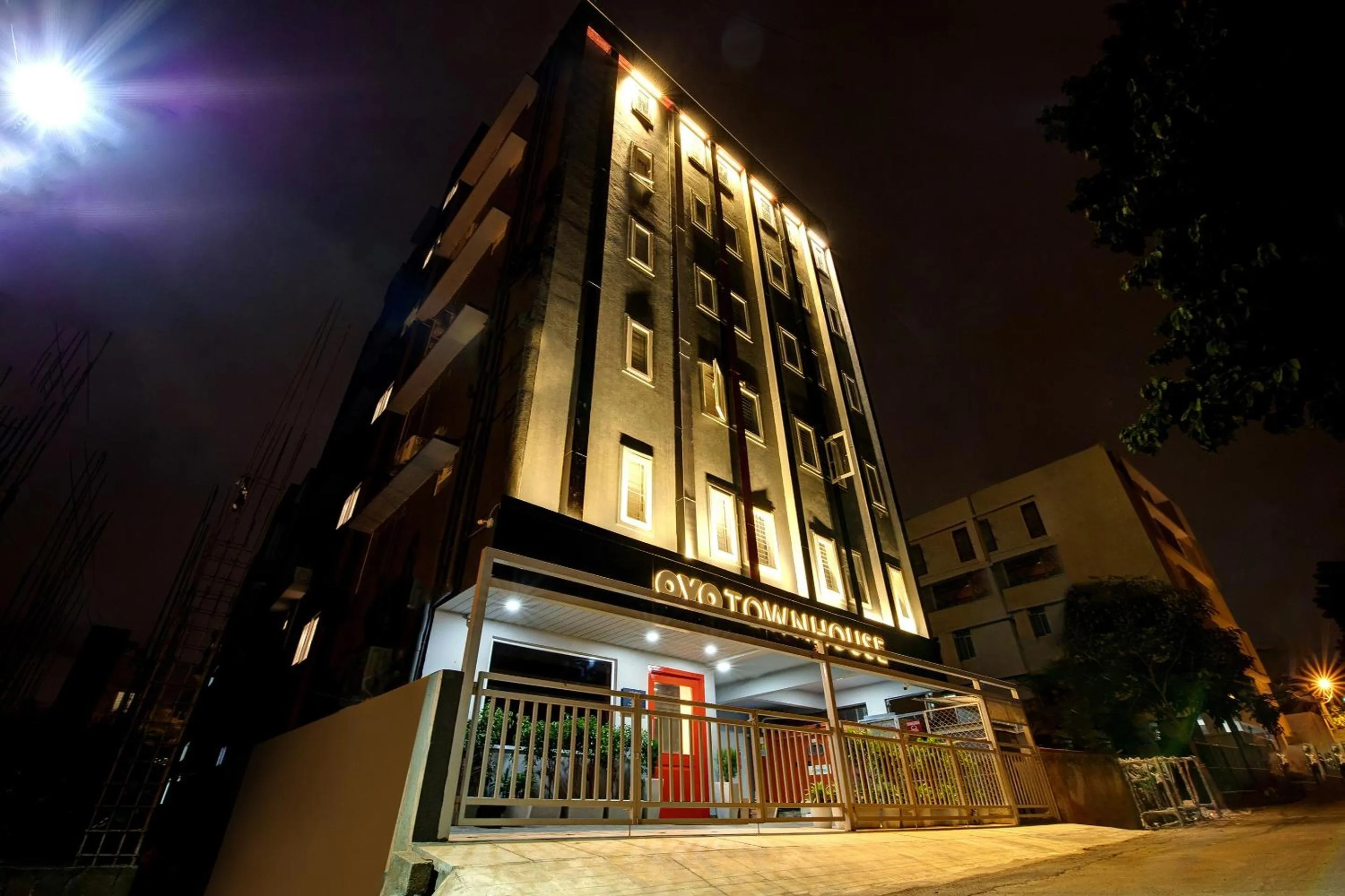 Facade/entrance in Super Townhouse Siri Residency