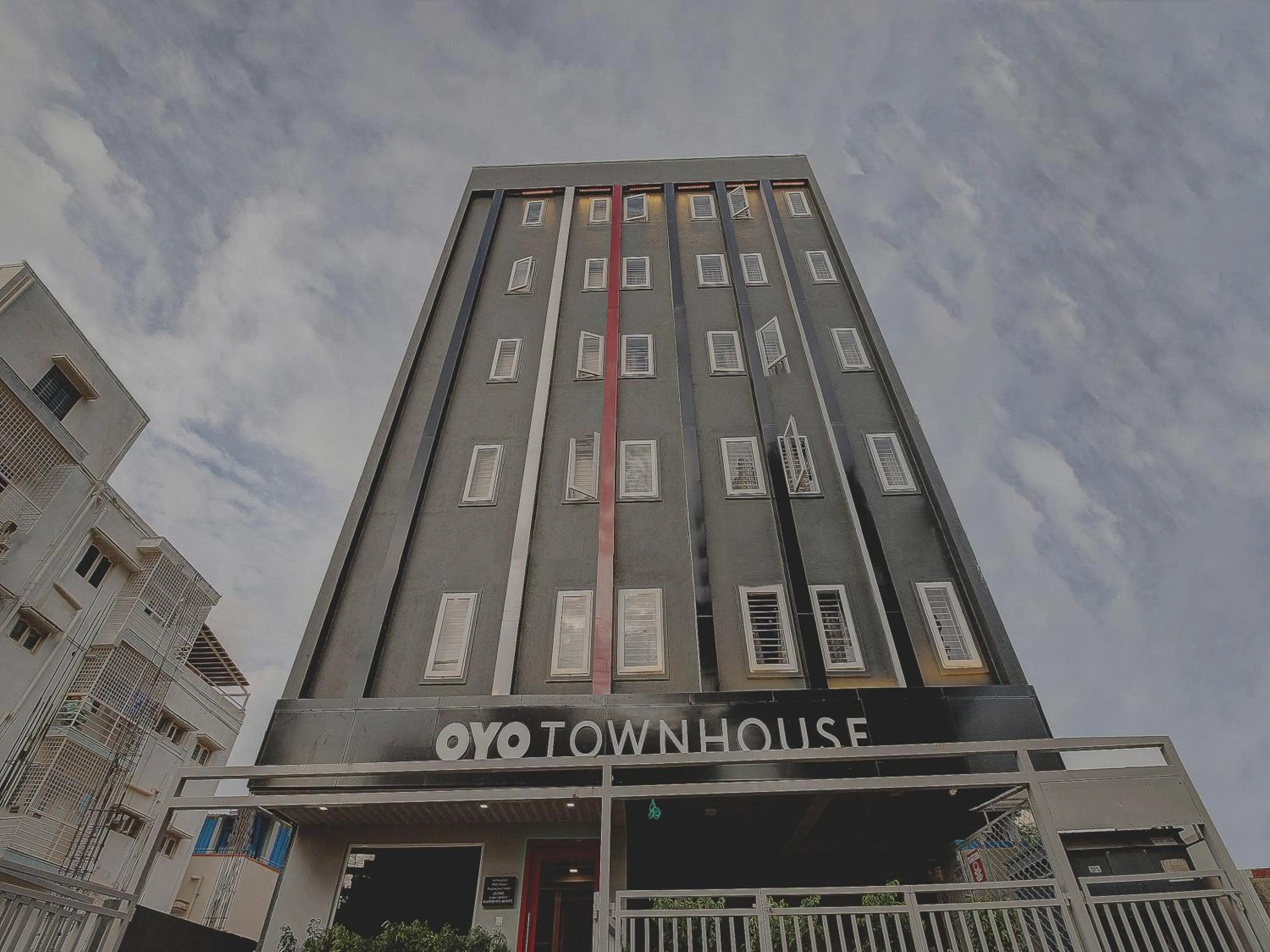 Facade/entrance in Super Townhouse Siri Residency