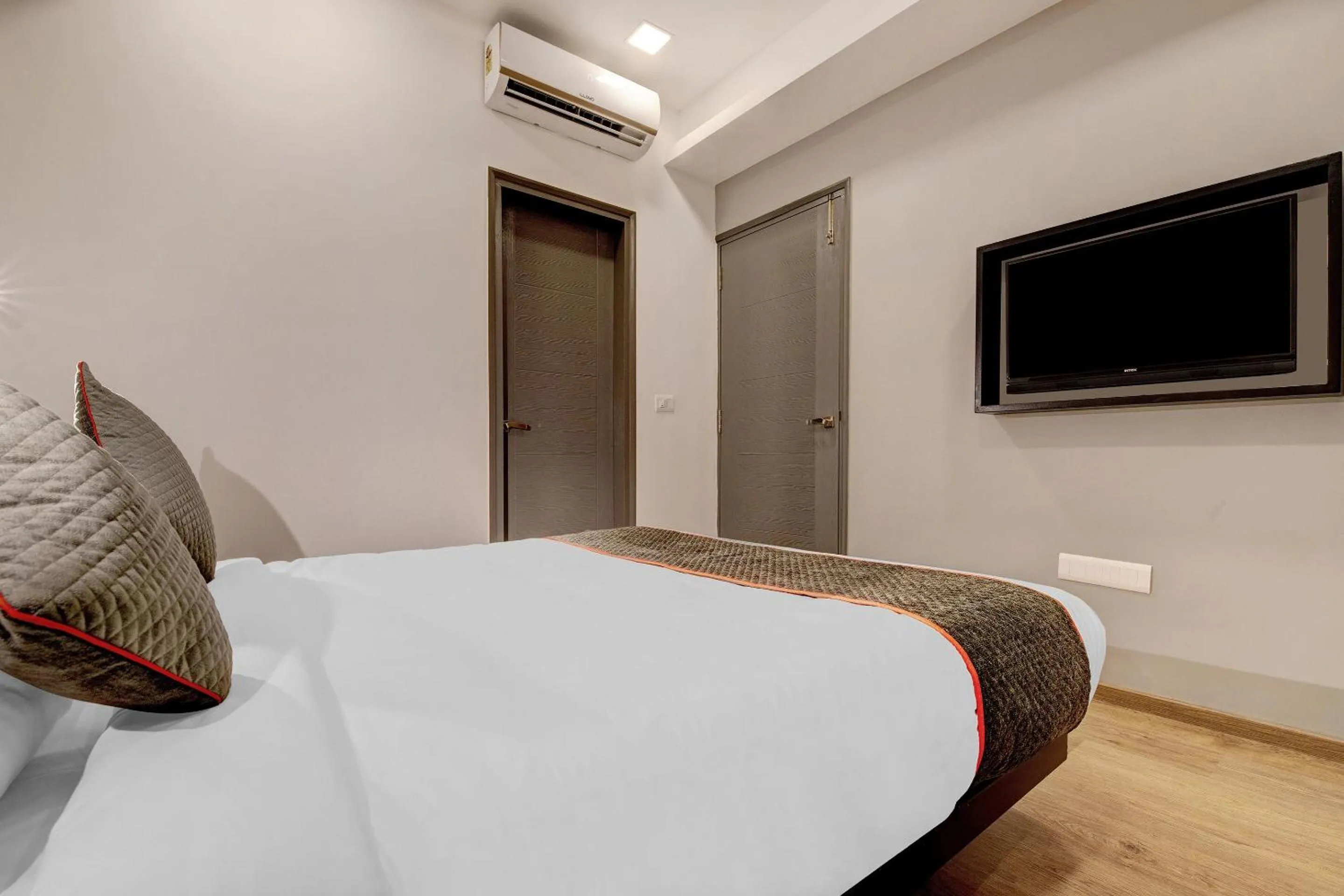 Bedroom, Bed in Super Townhouse Siri Residency