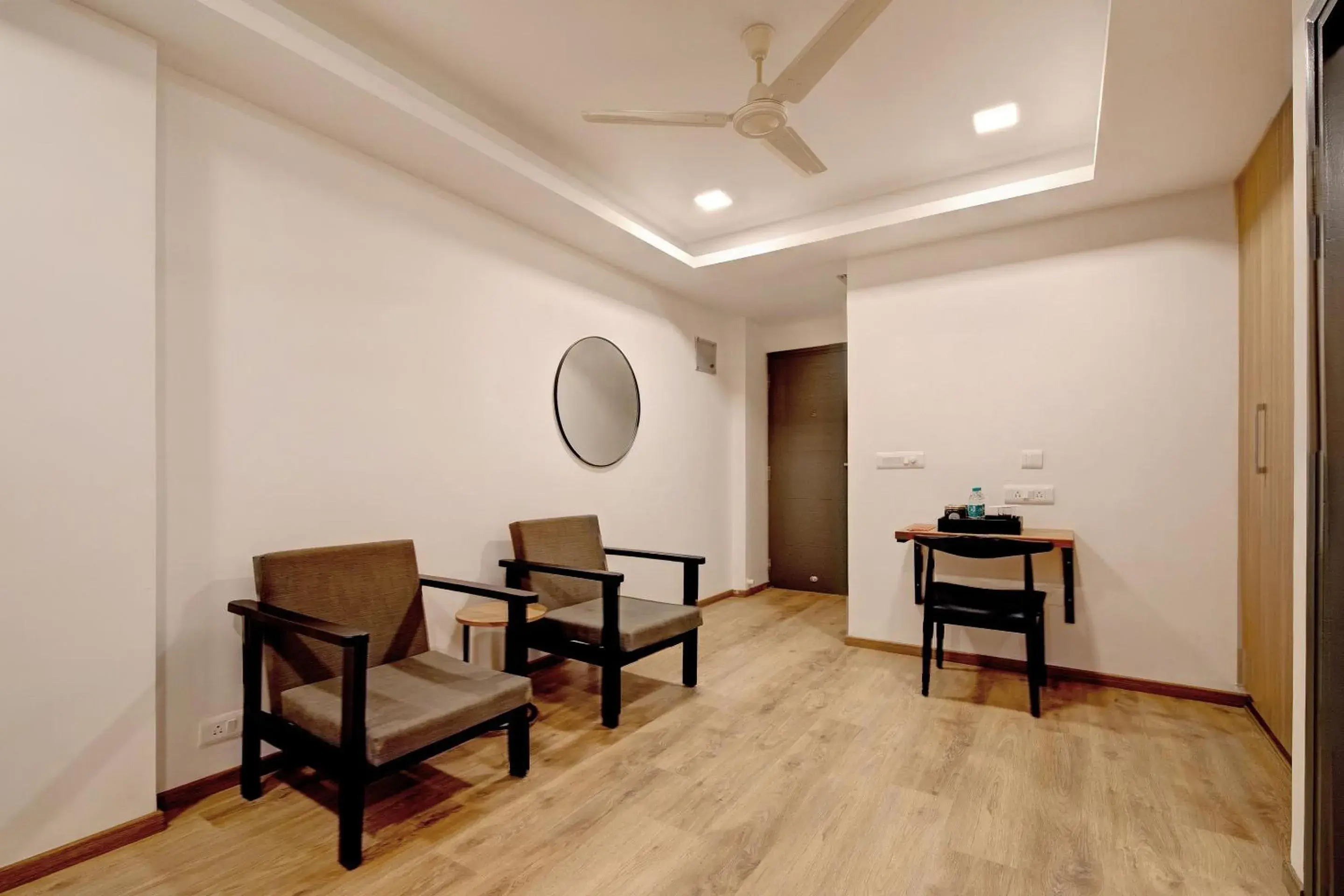 Super Townhouse Siri Residency Super Townhouse Siri Residency