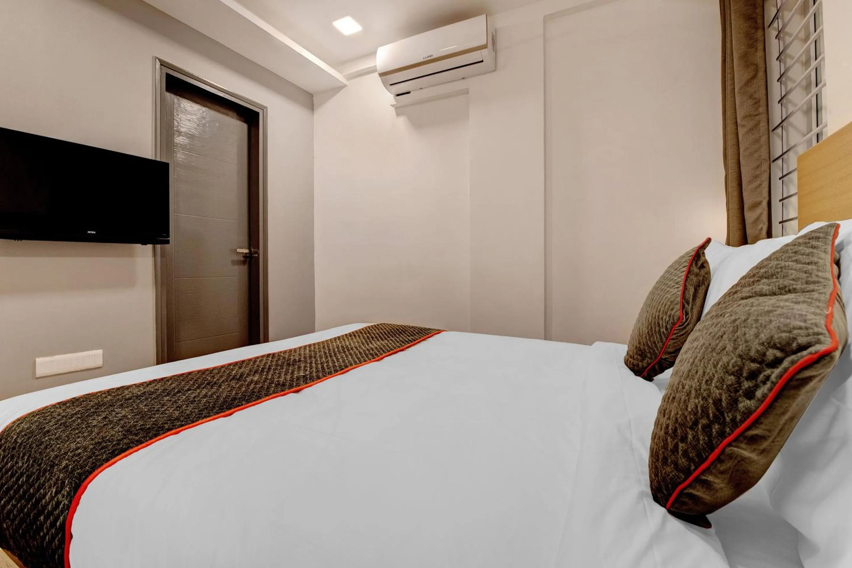 Bedroom, Bed in Super Townhouse Siri Residency