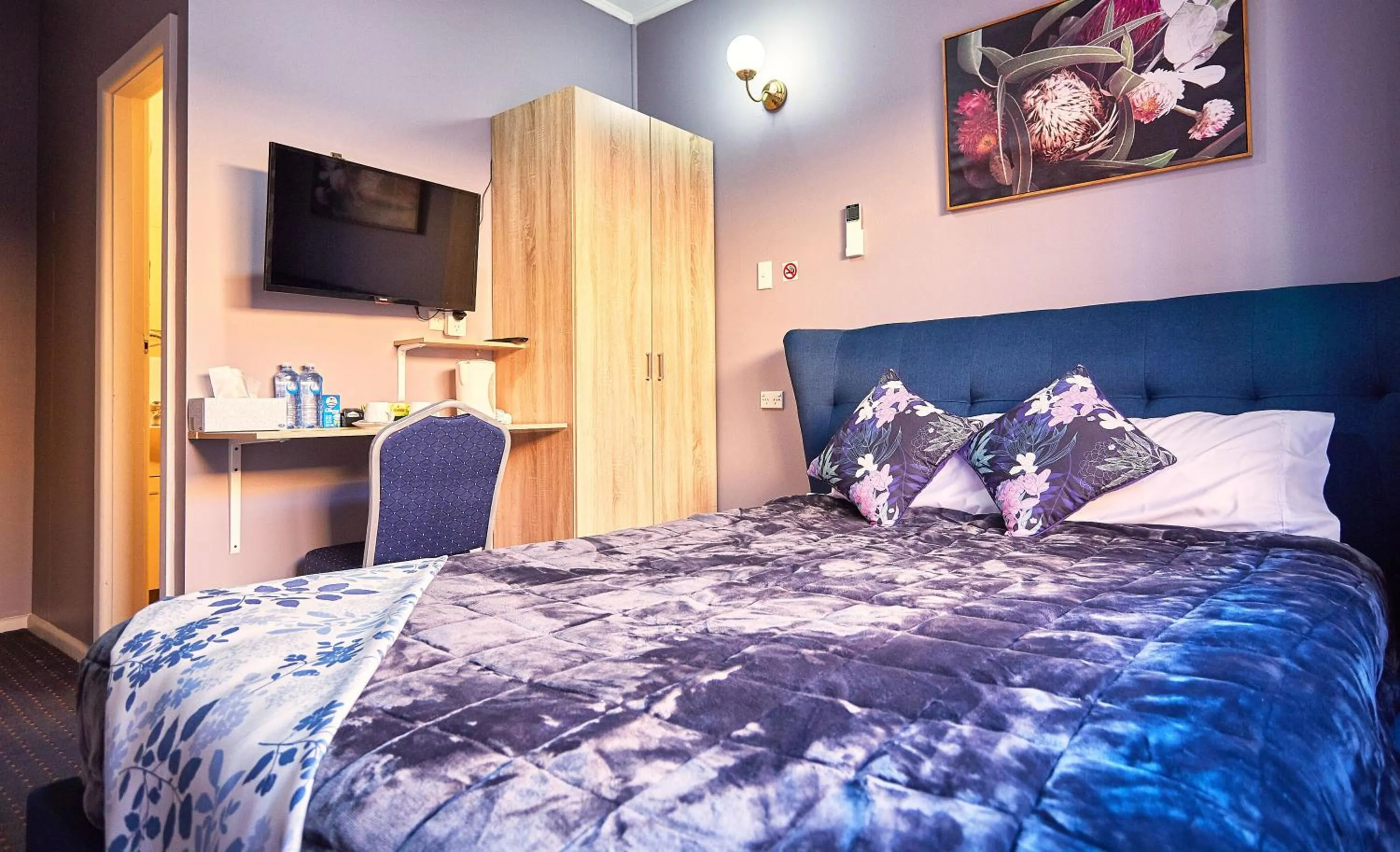 Bed in iMotel Cooma (in town)