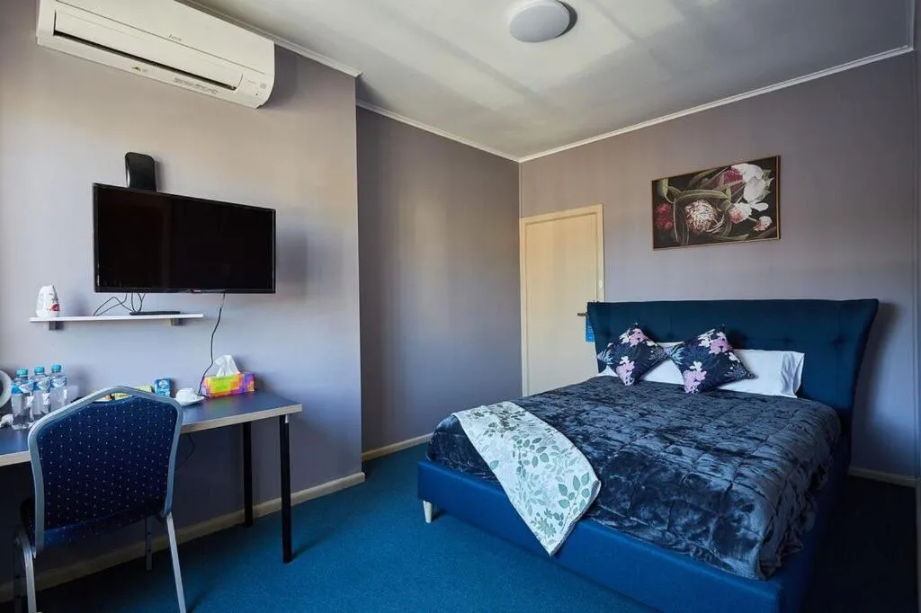 Bed in iMotel Cooma (in town)