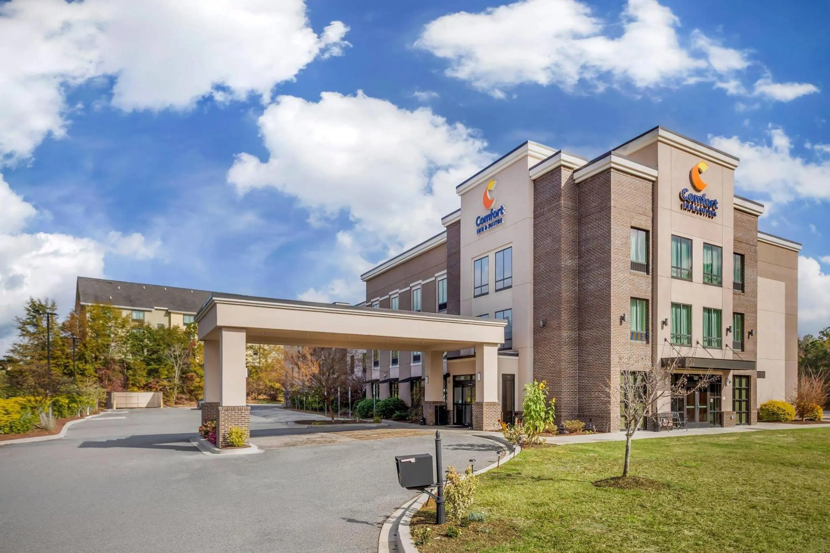 Property building in Comfort Inn & Suites Florence Center Area