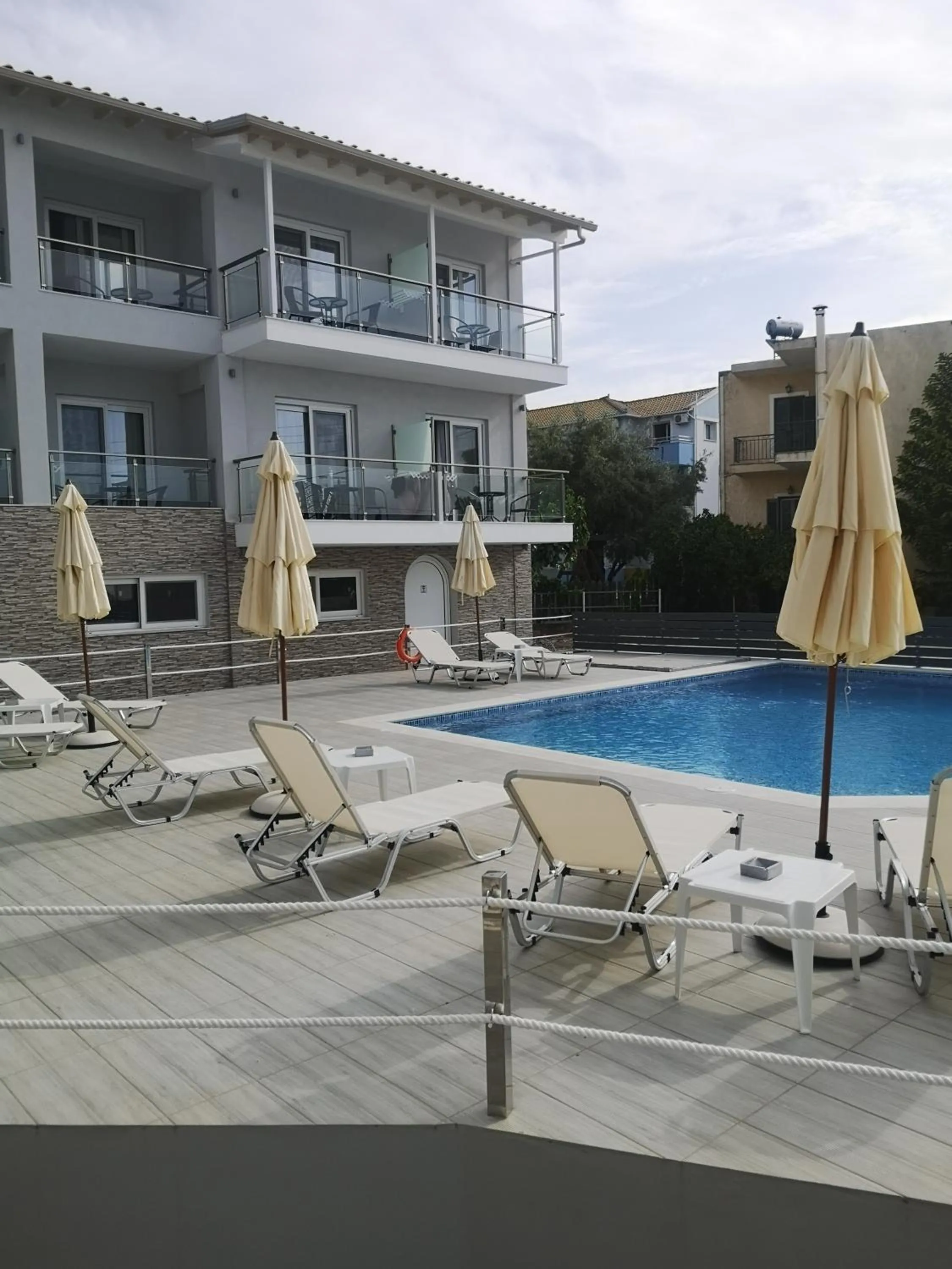 Swimming pool in 3 Island View Hotel