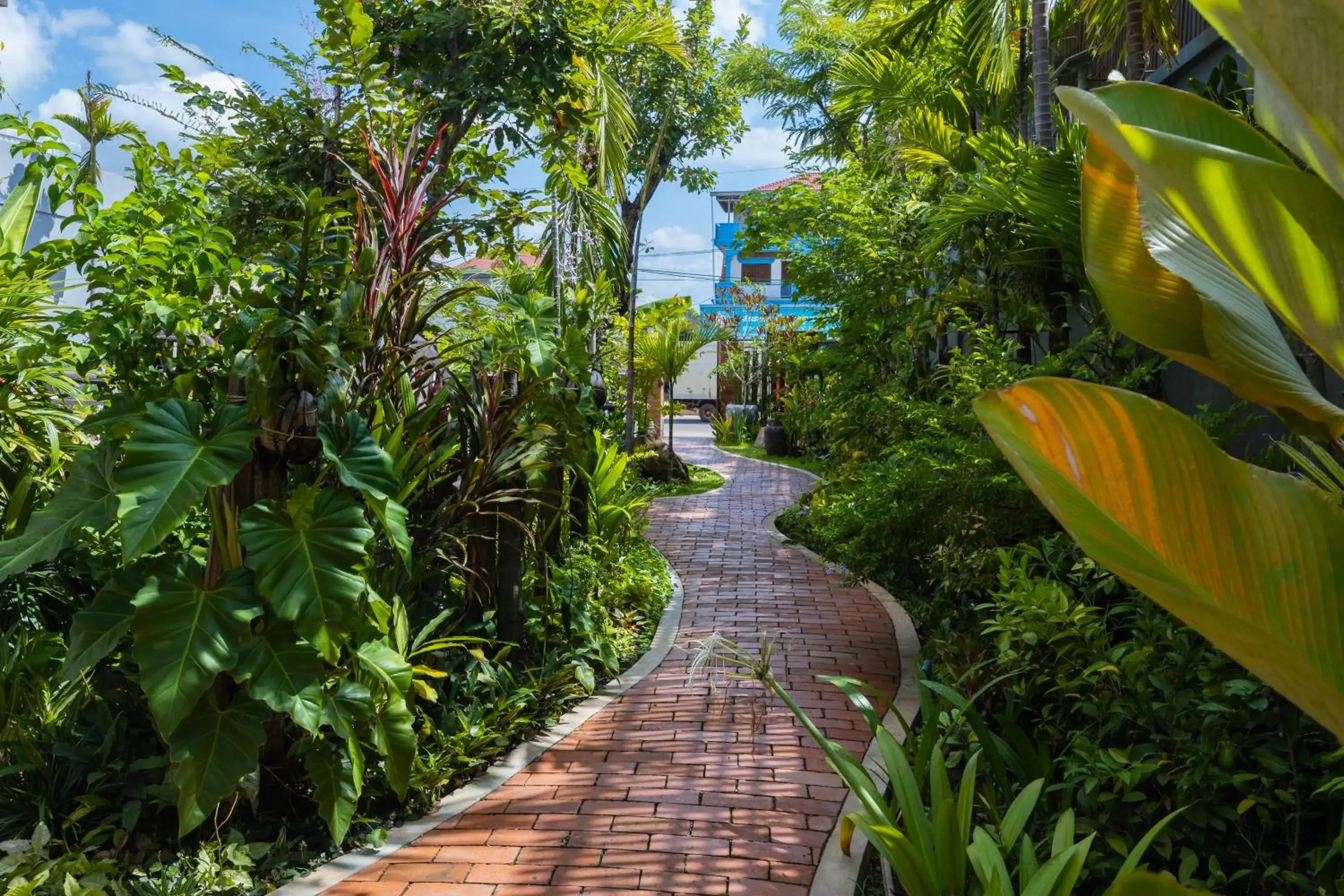 Facade/entrance in Golden Vishnu Villa Facade/entrance in Golden Vishnu Villa