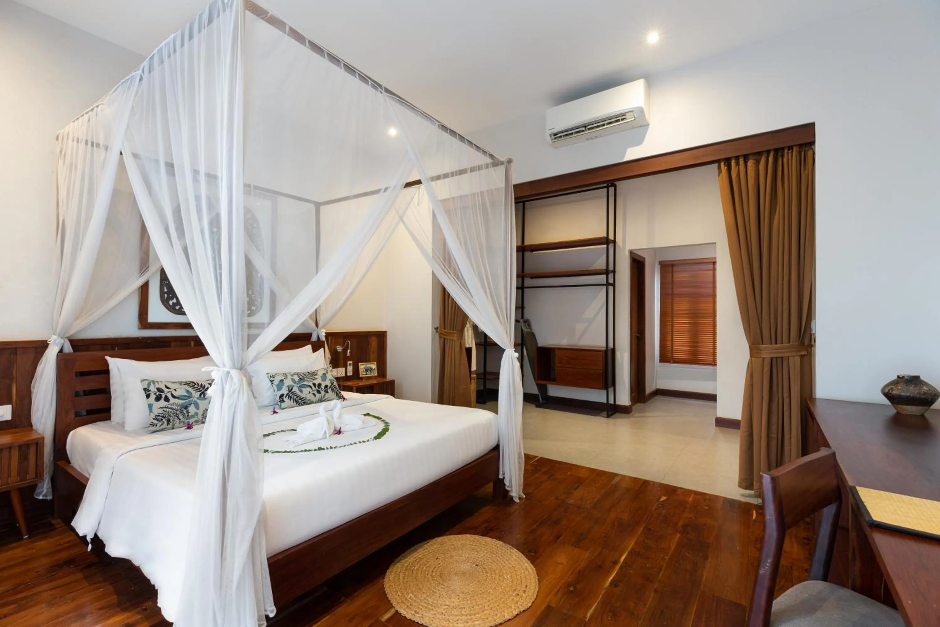 Bedroom, Bed in Golden Vishnu Villa