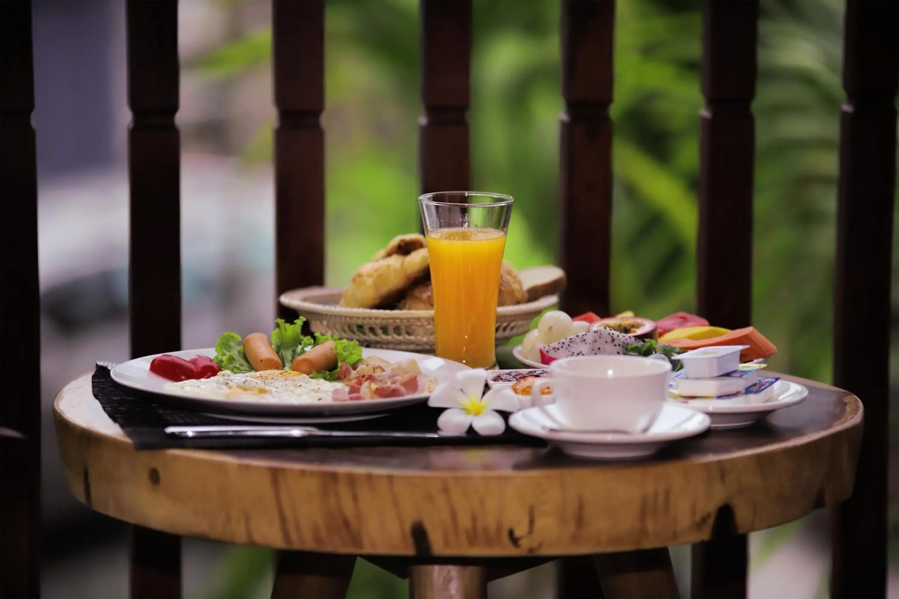 Breakfast in Golden Vishnu Villa Breakfast in Golden Vishnu Villa