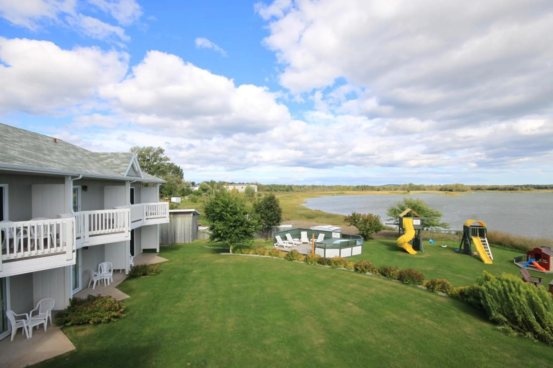 Garden in Motel Grand-Pré Inc