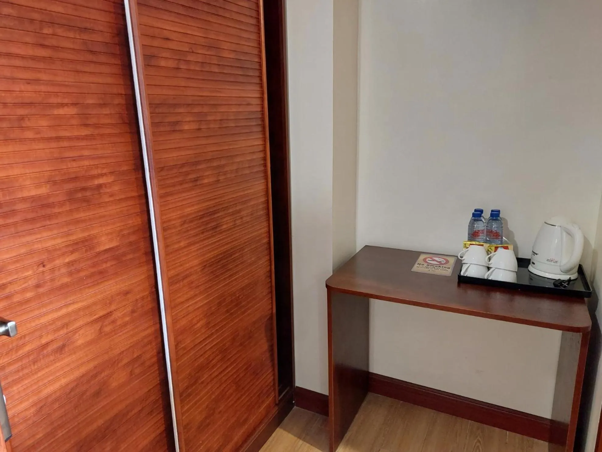 Coffee/tea facilities in 456 Hotel